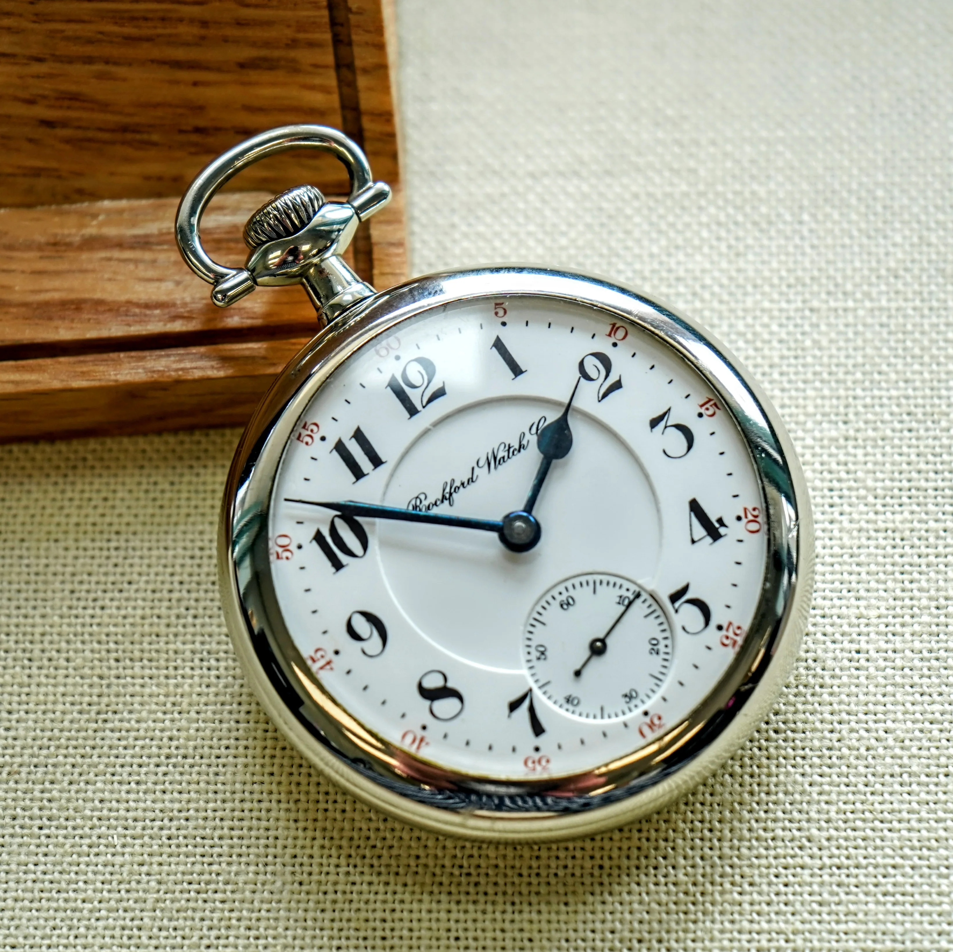 1910 ROCKFORD Watch Co. Pocket Watch 18s Grade 935 Lever Set 17 Jewels - Openface Display Back - Image 8