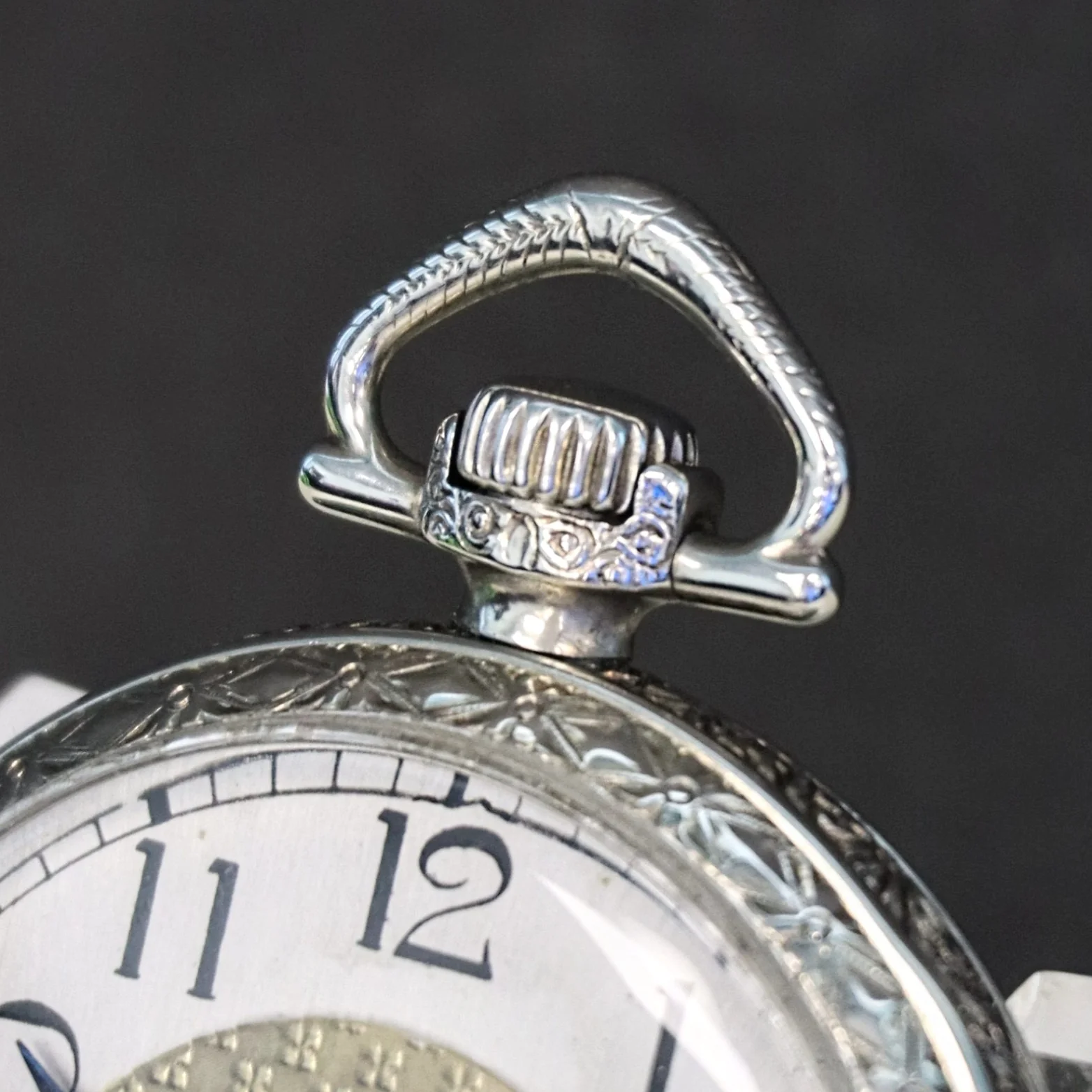 1916 DUBER - HAMPDEN Dress Pocket Watch Grade "The Minute Man" 17 Jewels 12s Openface Engraved Decorative 14K White G.F. - Image 9