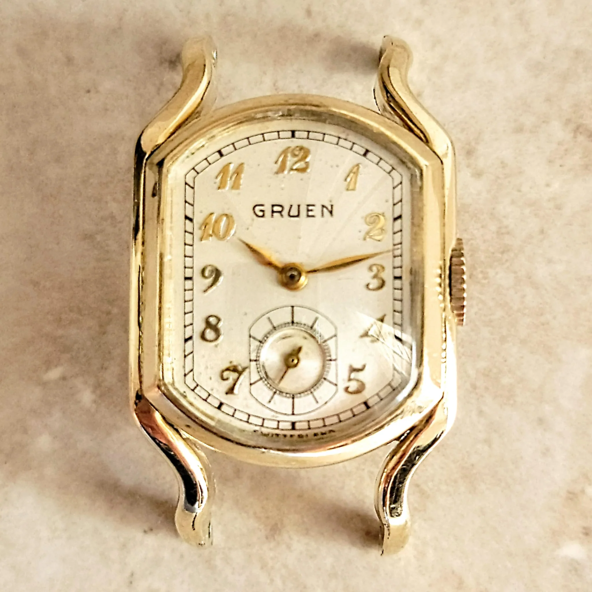 1939 GRUEN Driver’s Ristside “The Varsity” Wristwatch Curved Watch - Image 10