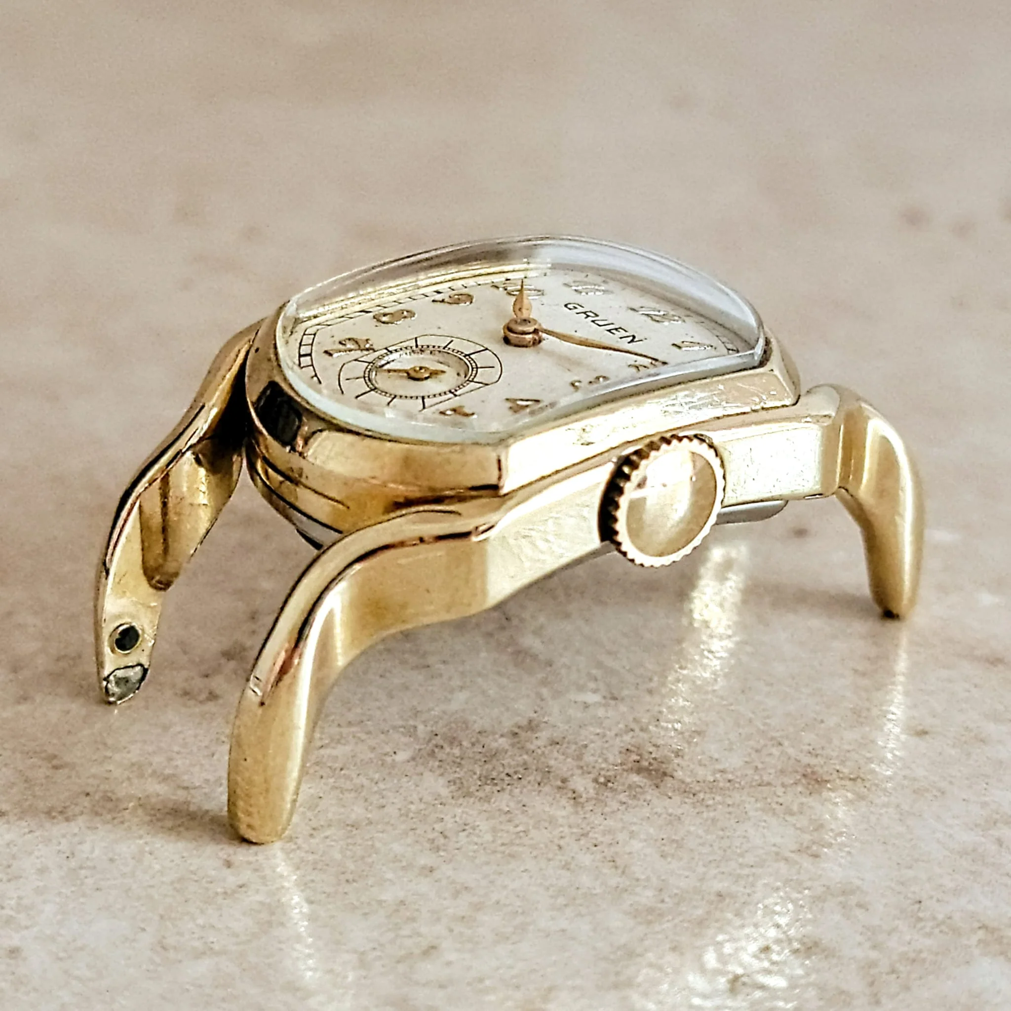 1939 GRUEN Driver’s Ristside “The Varsity” Wristwatch Curved Watch - Image 13