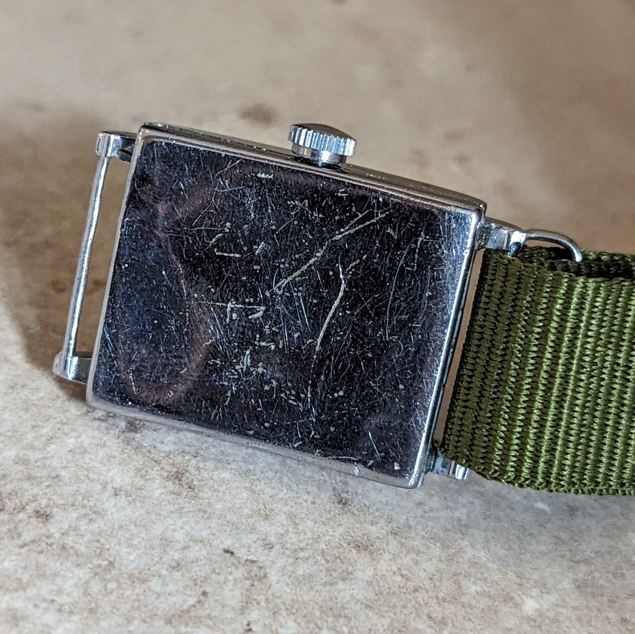 1940s DELFIN Tank Wristwatch 15 Rubies Swiss Made Vintage Watch - Image 9