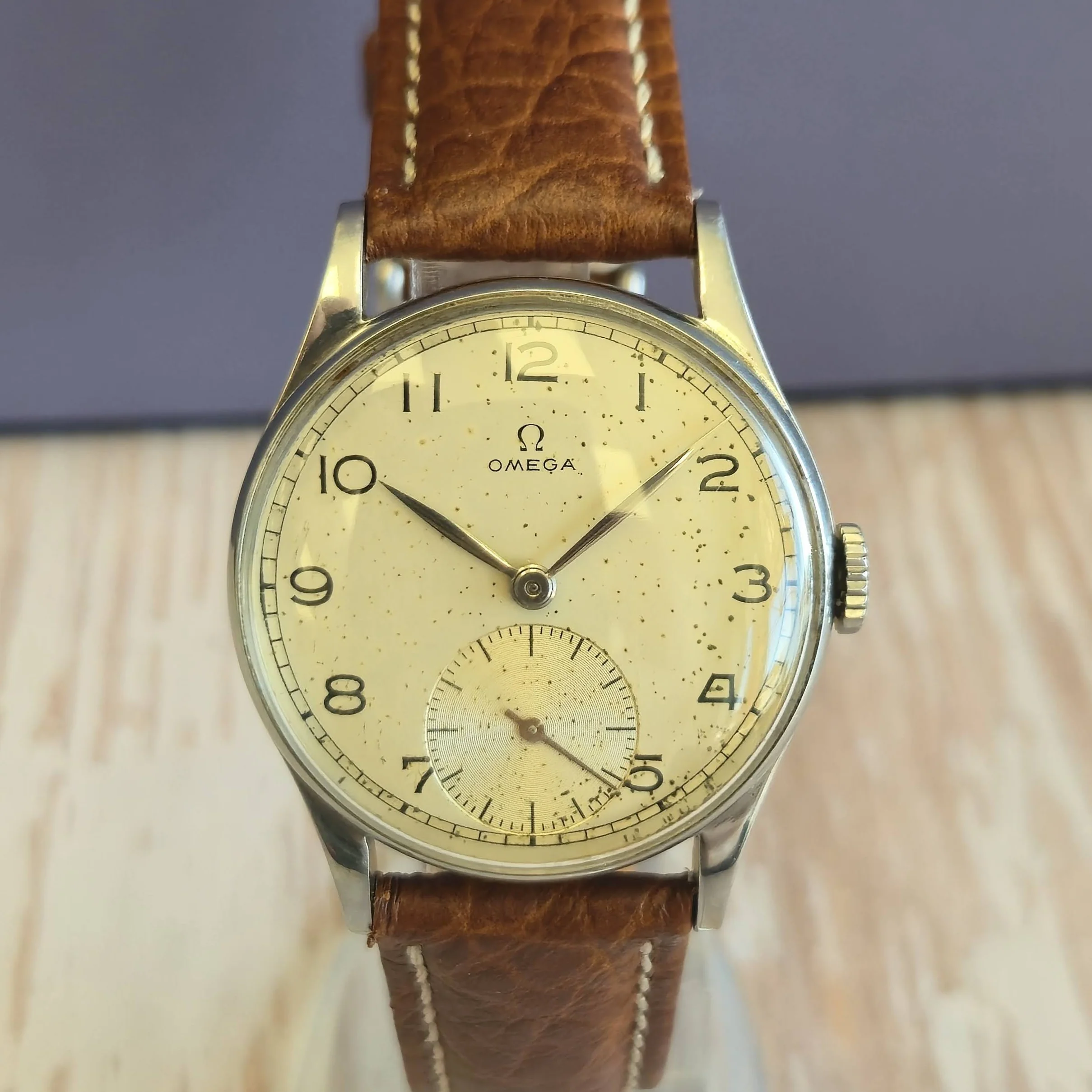 1944 Omega Jumbo Watch 2390 Cal. 30T2 15 Jewels 33mm WWII Era Wristwatch - RARE - Image 3