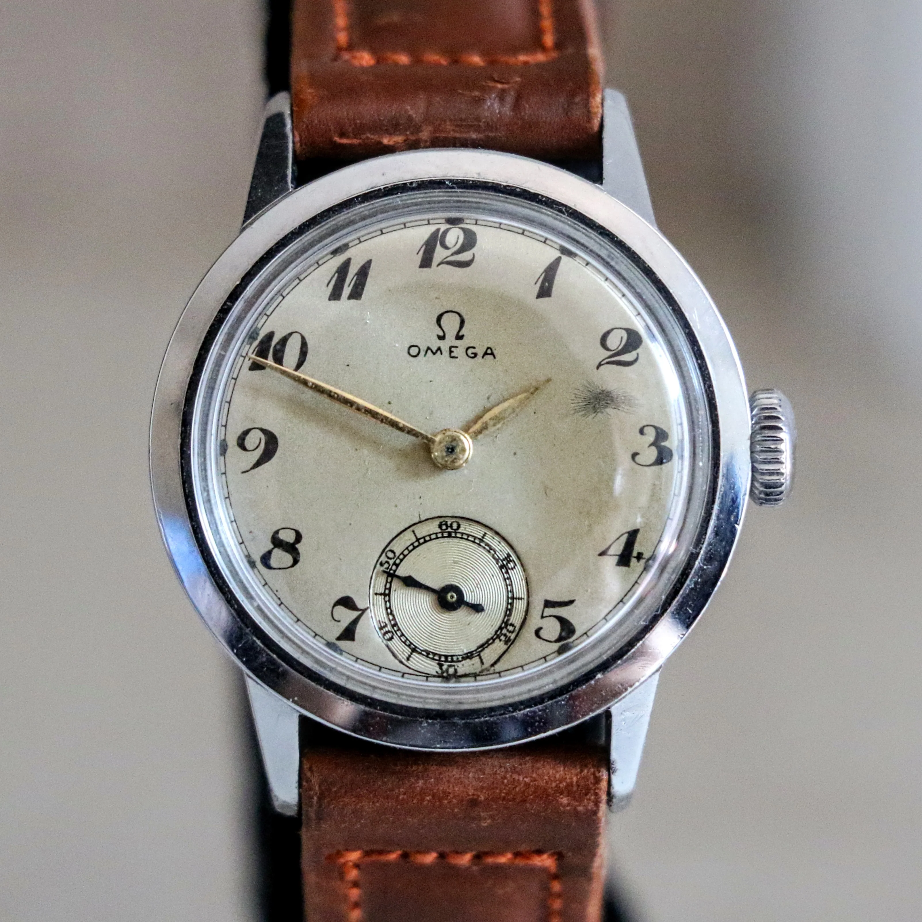 1944 OMEGA Military WWII Wristwatch 15 Jewels Cal. 26.5 T Swiss Made Watch - Image 3