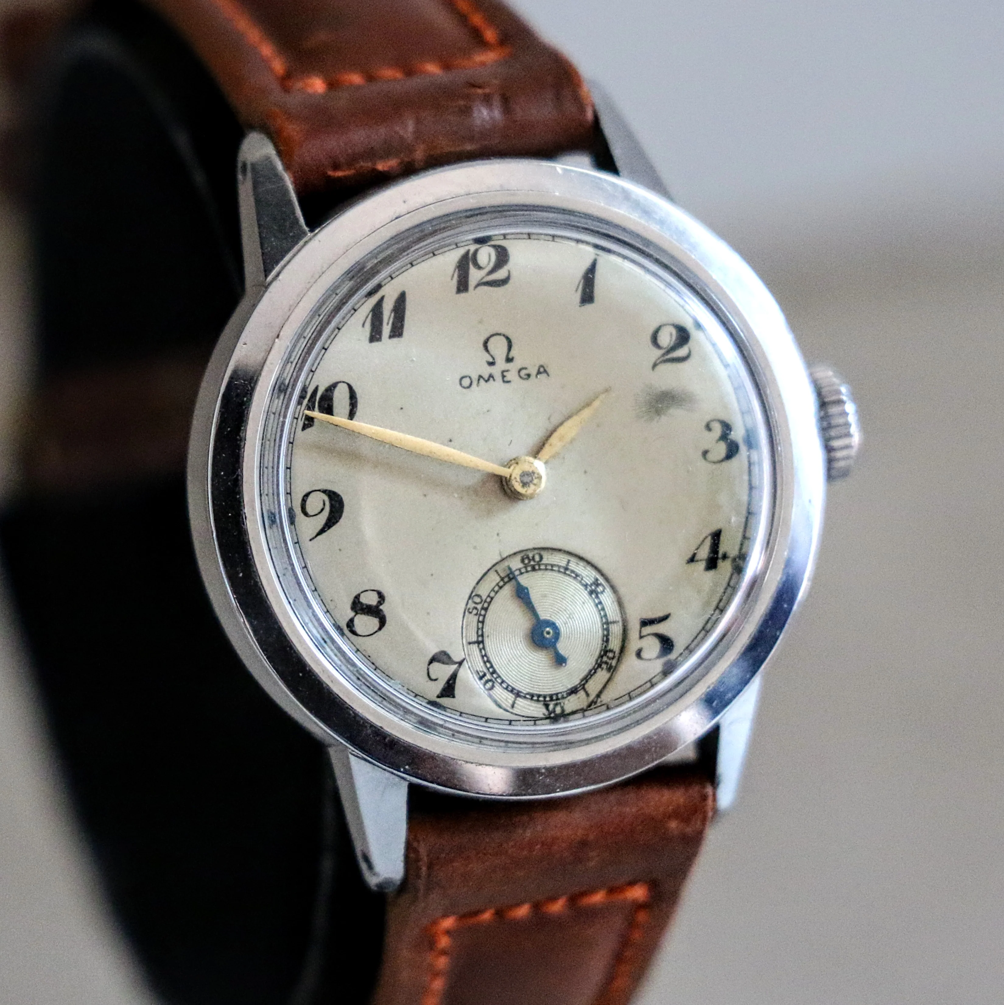 1944 OMEGA Military WWII Wristwatch 15 Jewels Cal. 26.5 T Swiss Made Watch - Image 5