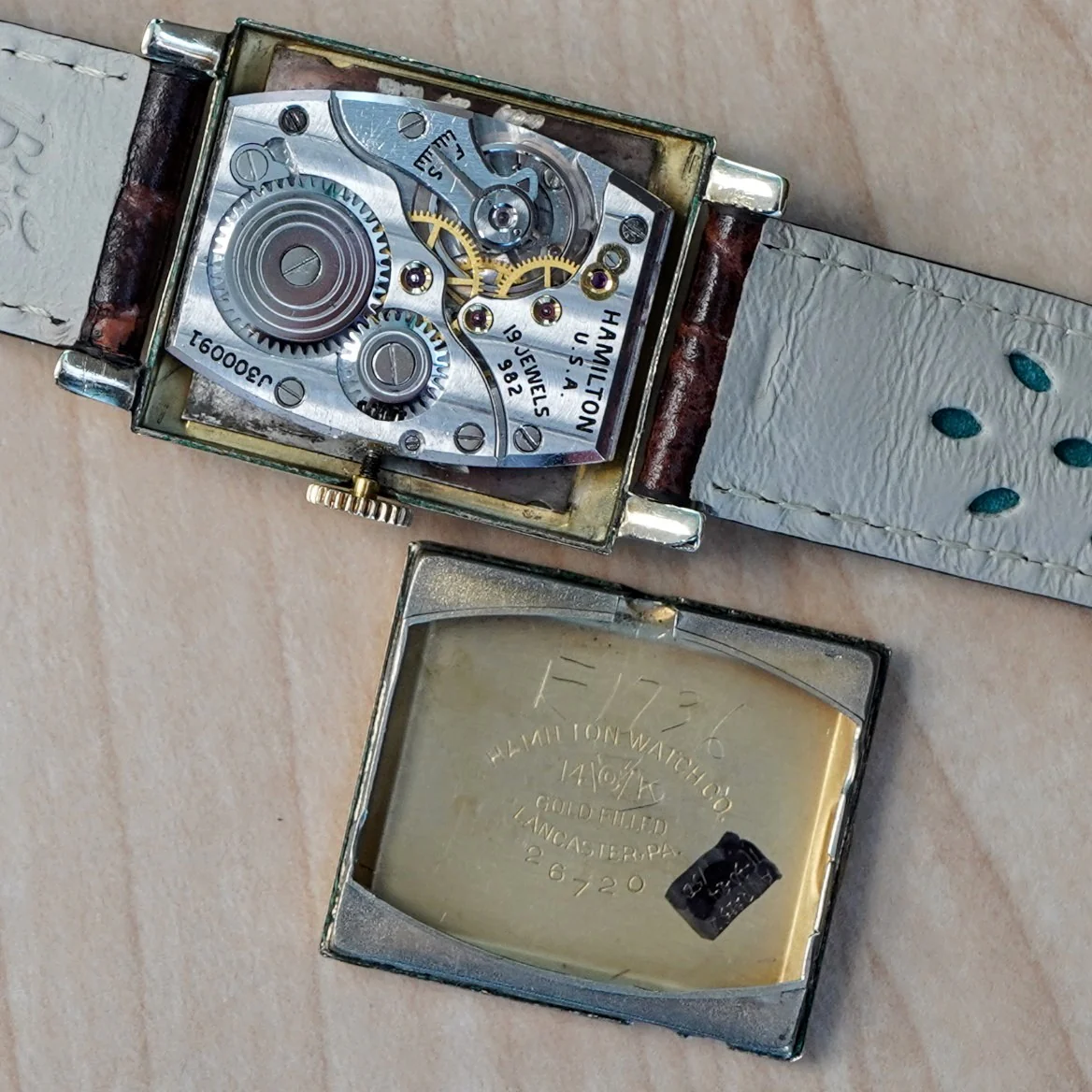 1946 HAMILTON Tank Case Watch 19 Jewels Cal. 982 U.S.A. Wristwatch 14K Gold Filled - Image 12