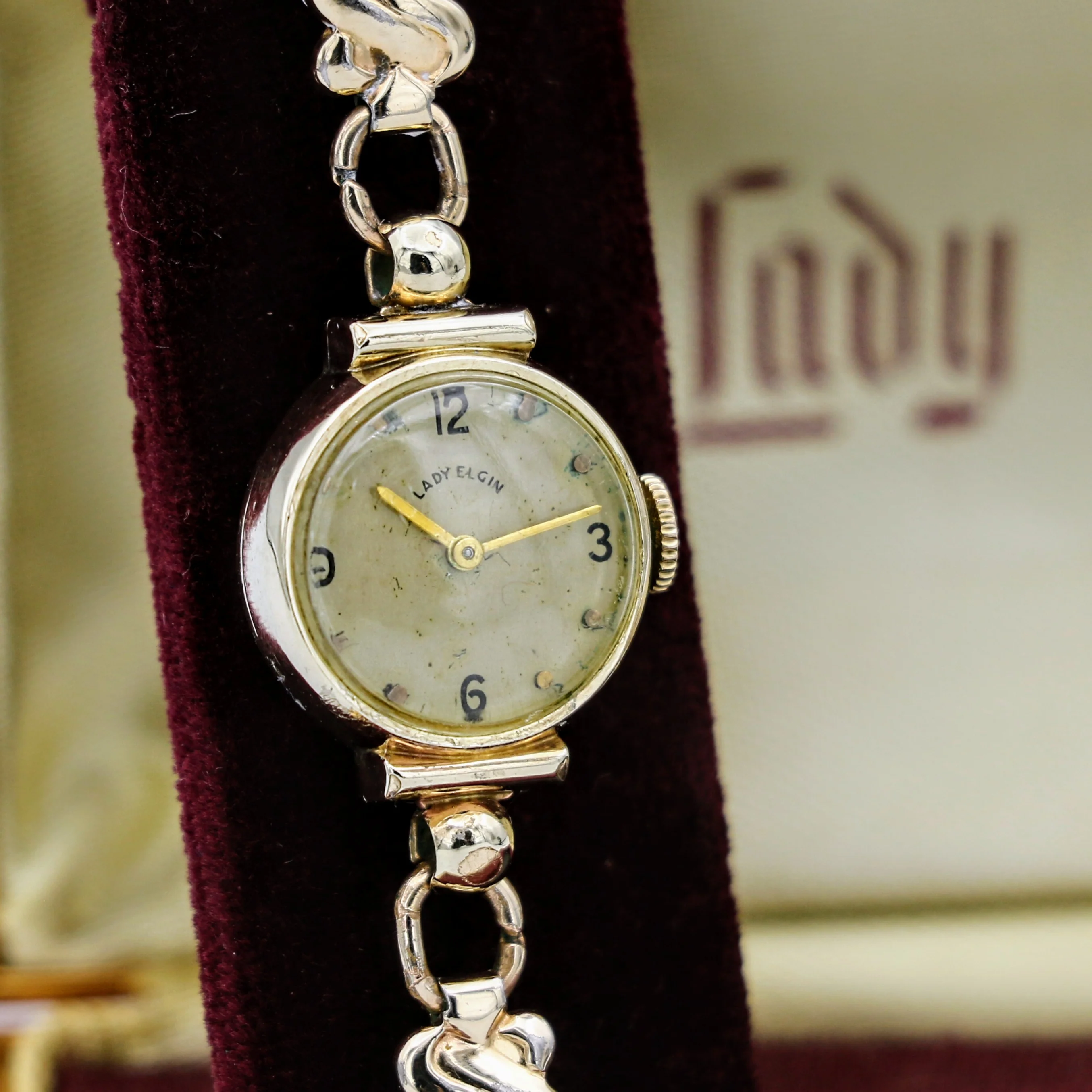 1950 Ladies Elgin Wristwatch Elgin Grade 650 19 Jewels Watch - Image 2
