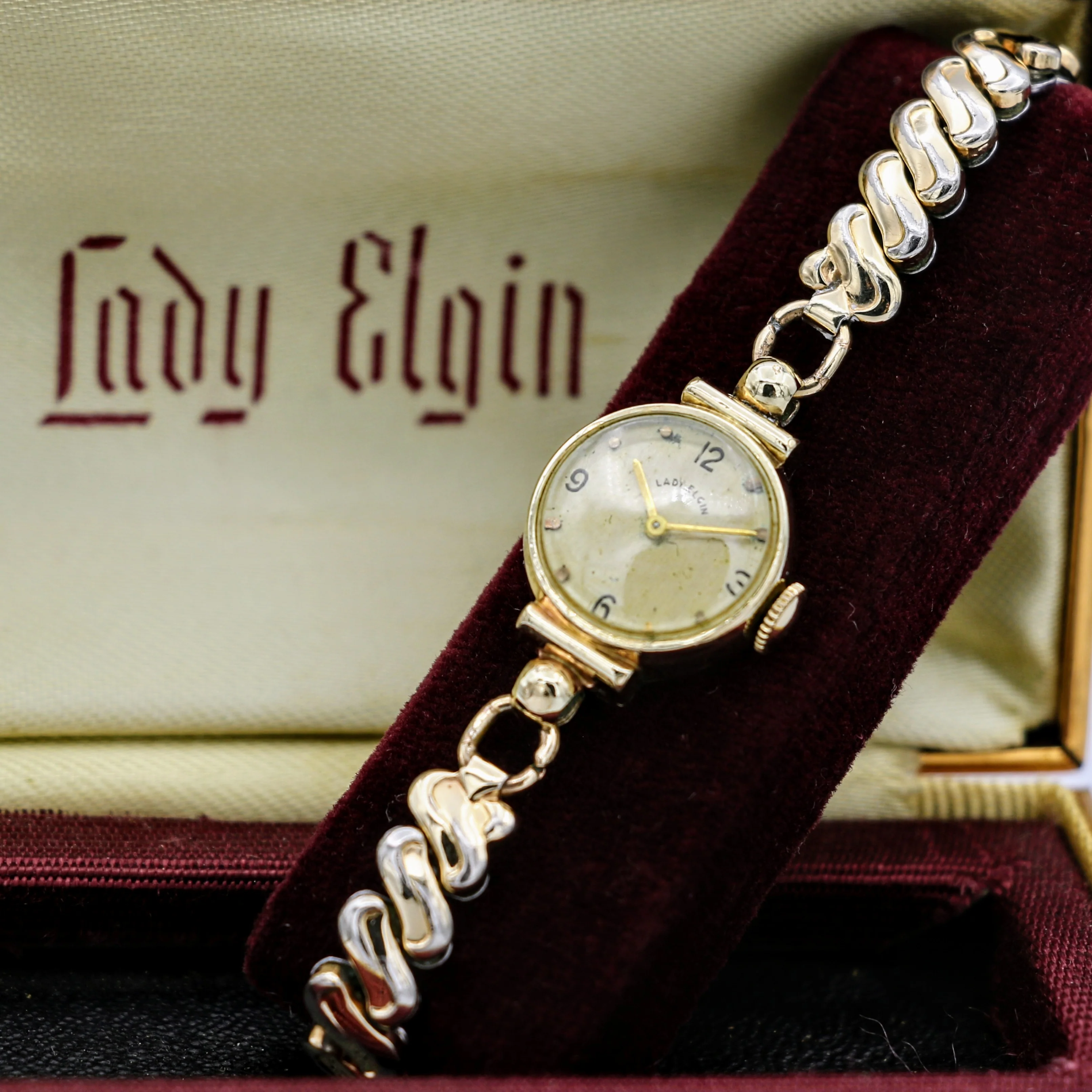 1950 Ladies Elgin Wristwatch Elgin Grade 650 19 Jewels Watch - Image 3