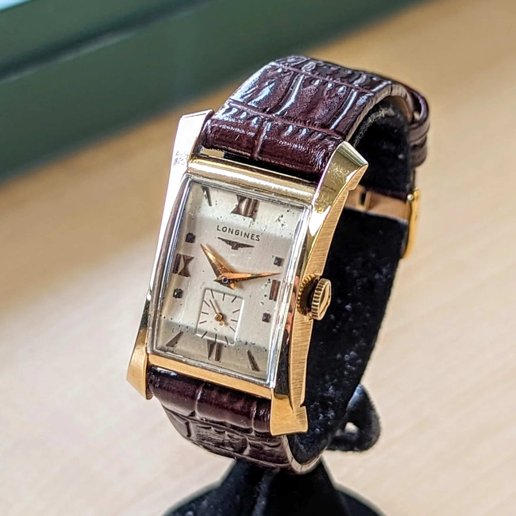 1950 LONGINES 14K Gold Hourglass Case Watch 17 Jewels 9LT Swiss Made Wristwatch - Image 2