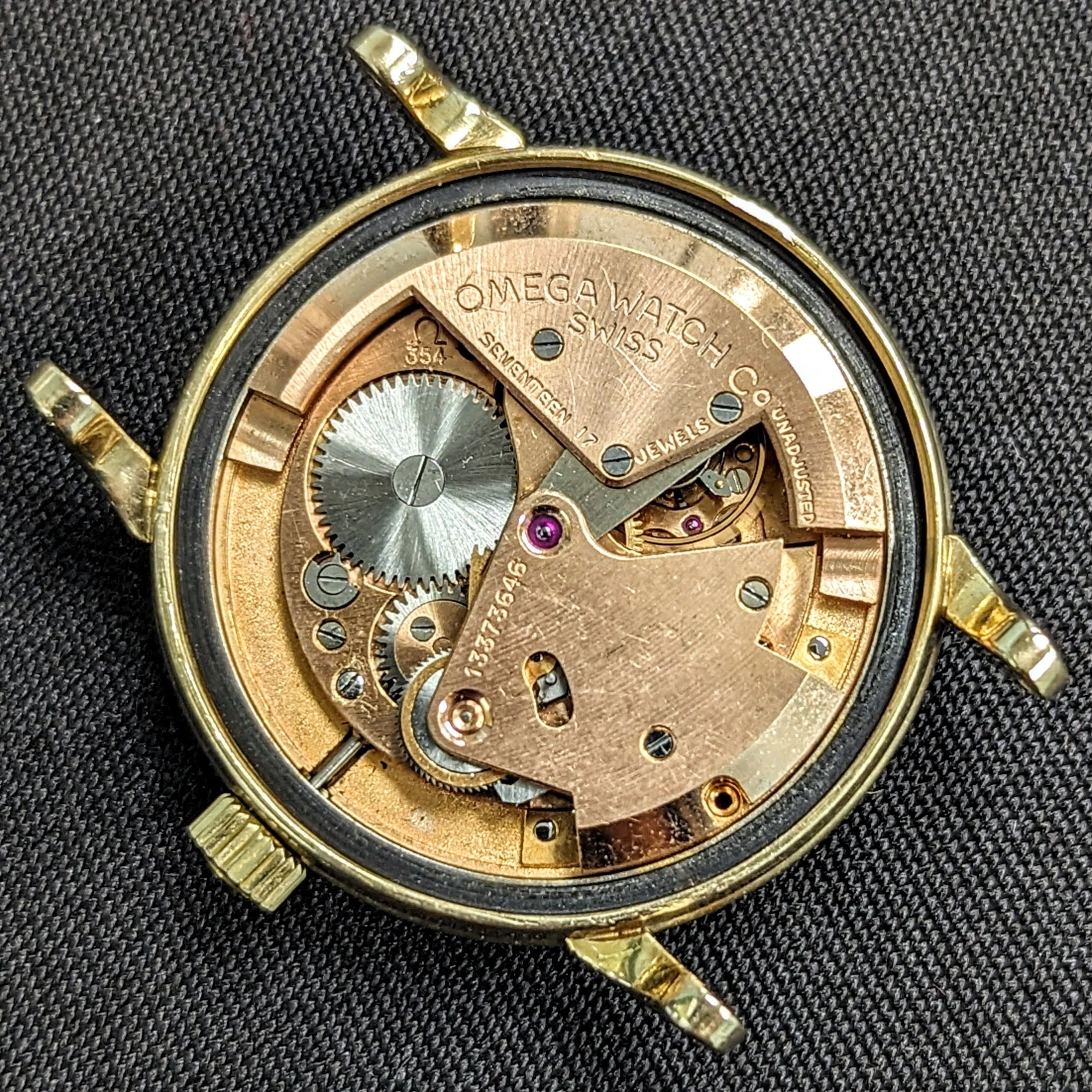1952 OMEGA Automatic Wristwatch 14K SOLID GOLD Ref. G6525 Vintage Bumper Automatic Wristwatch - Image 18