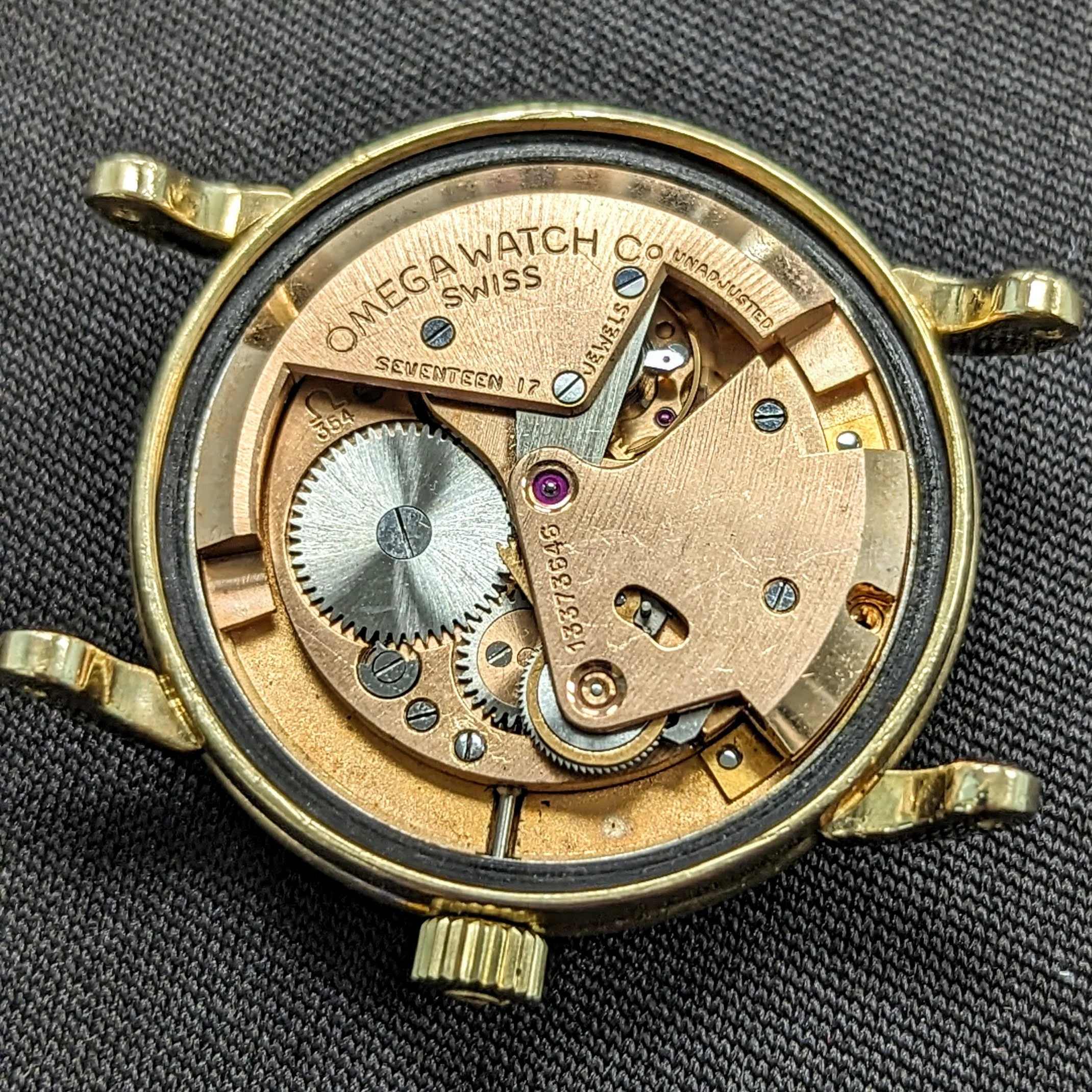 1952 OMEGA Automatic Wristwatch 14K SOLID GOLD Ref. G6525 Vintage Bumper Automatic Wristwatch - Image 19