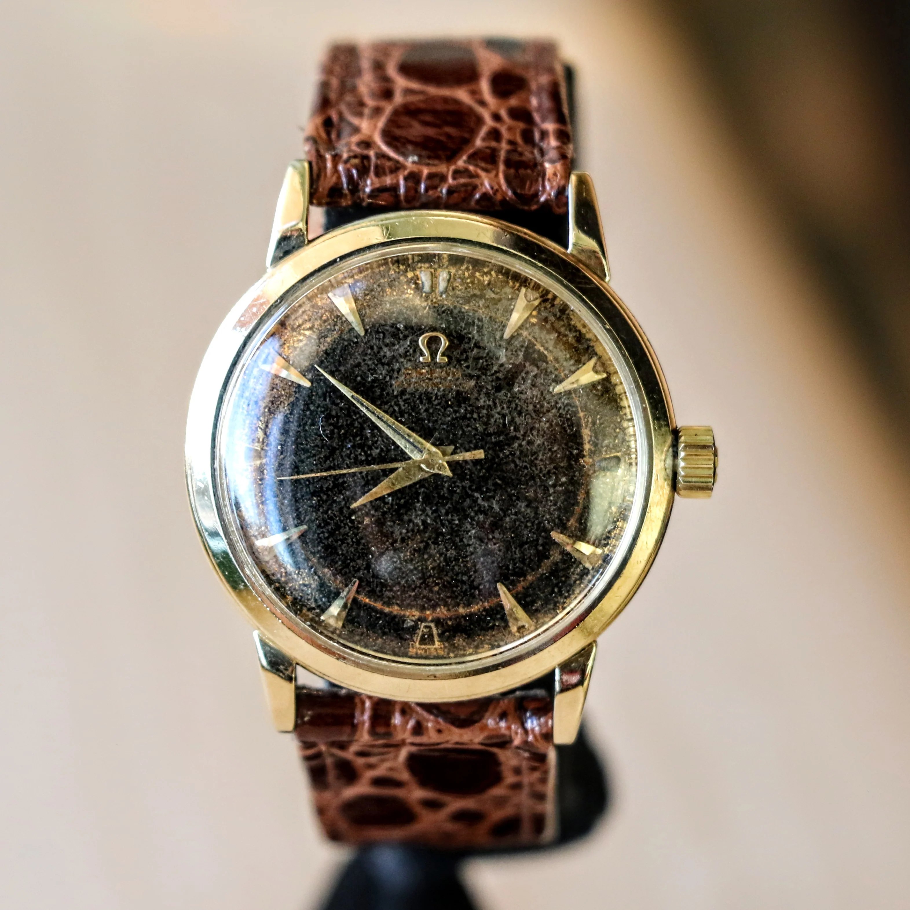 1952 OMEGA Automatic Wristwatch 14K SOLID GOLD Ref. G6525 Vintage Bumper Automatic Wristwatch - Image 3