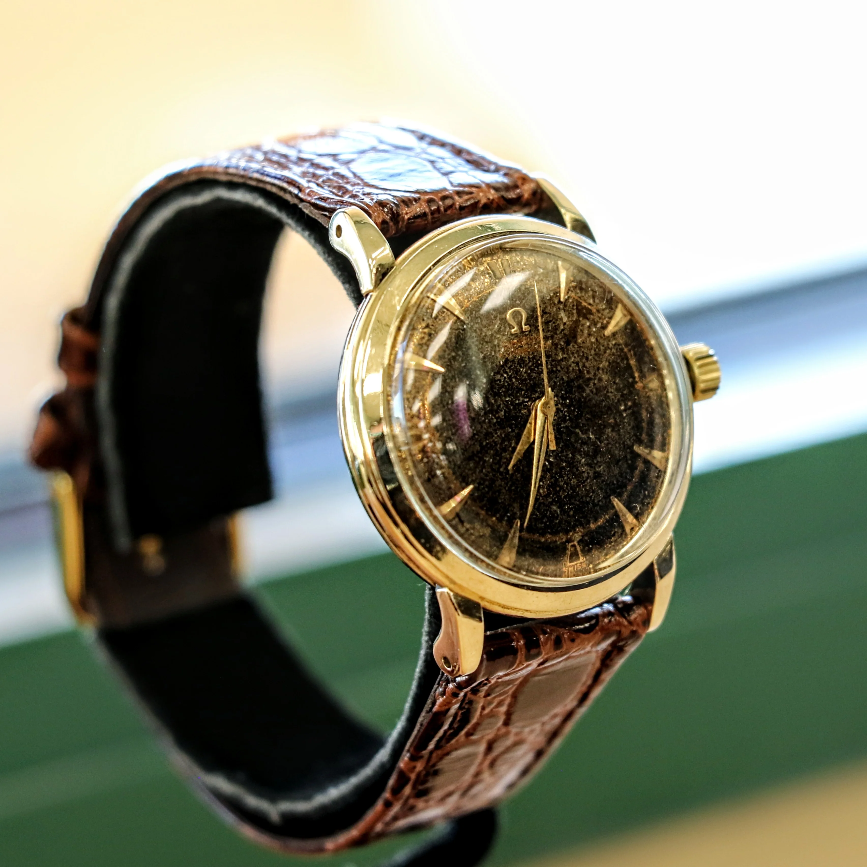 1952 OMEGA Automatic Wristwatch 14K SOLID GOLD Ref. G6525 Vintage Bumper Automatic Wristwatch - Image 6