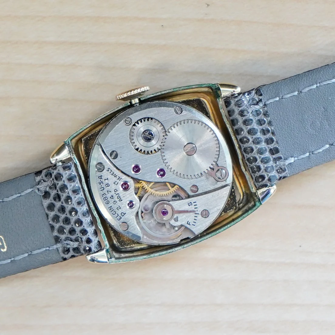 1953 ELGIN Watch Durapower 17 Jewels Grade 683 Wristwatch 10K GF Tonneau Case - Image 10