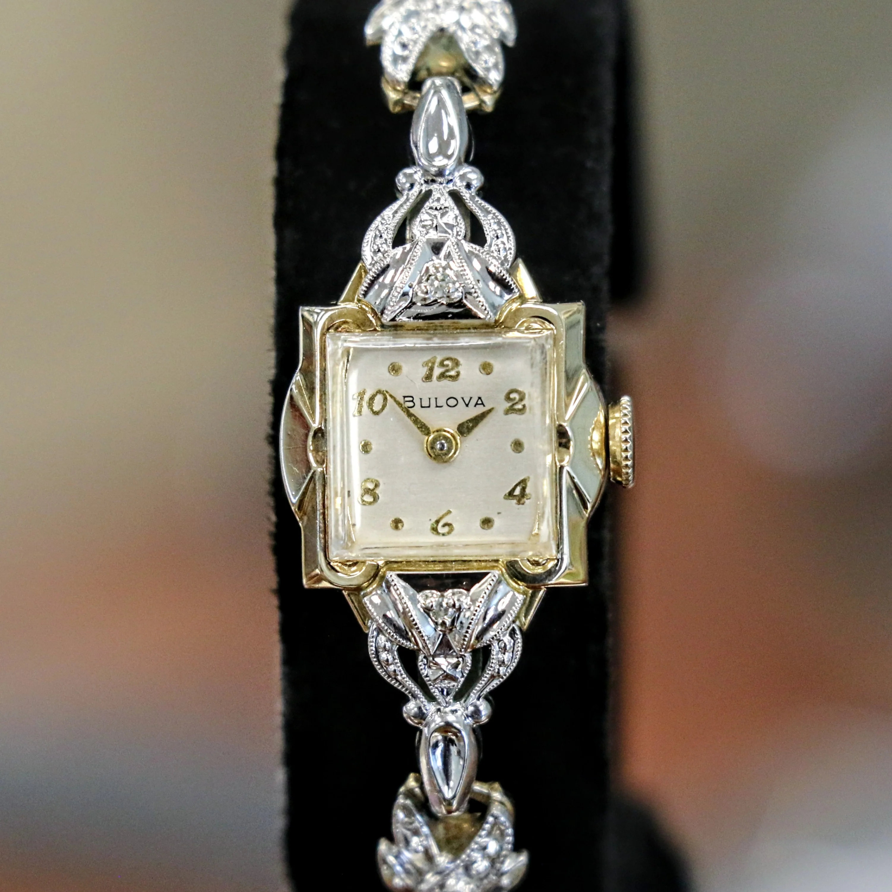 1954 BULOVA Goddess of Time "D" Ladies Wristwatch  Fancy Two-Tone Case U.S.A. Made Watch - Image 3