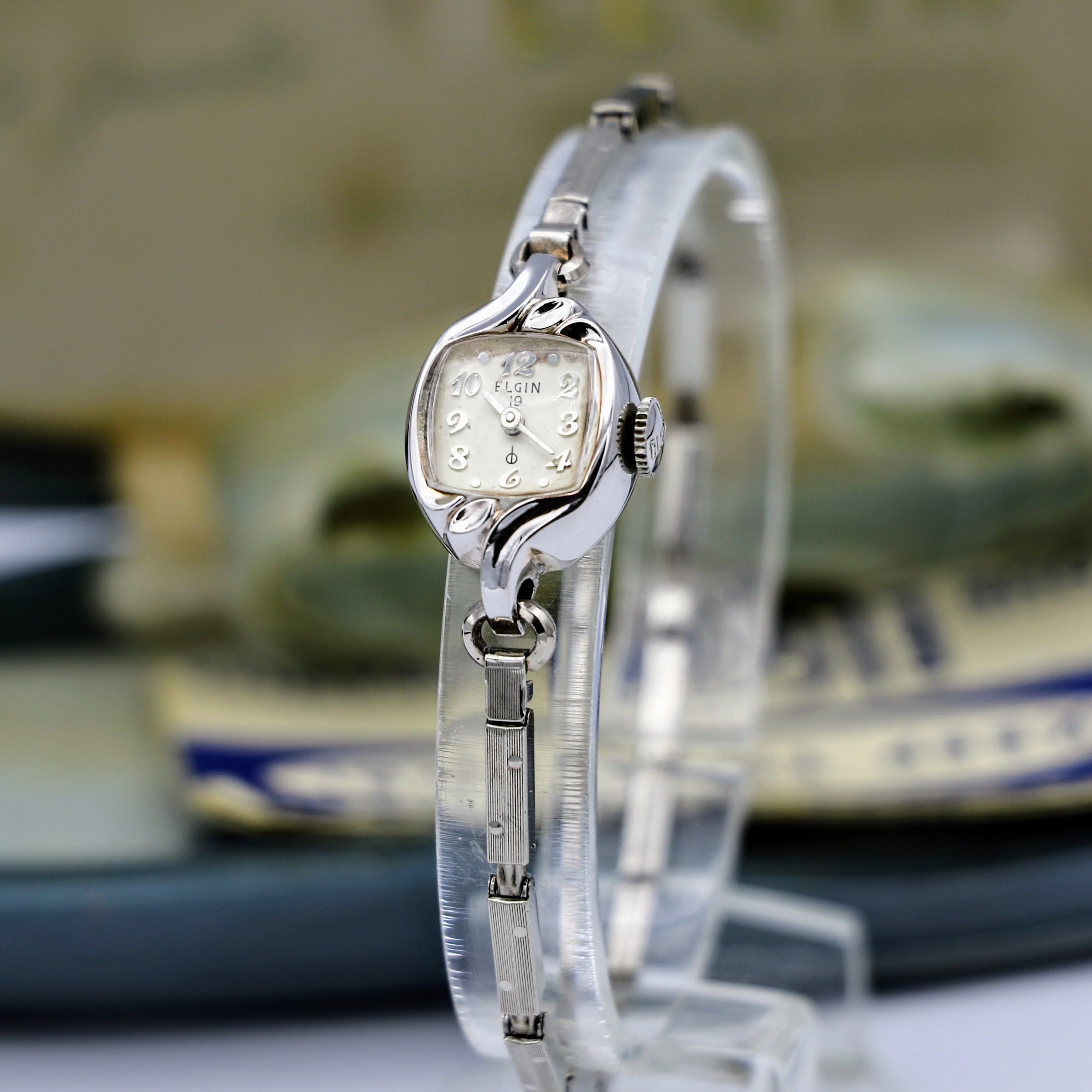 Ladies ELGIN Wristwatch 1960s American Grade 832 19 Jewels Vintage Watch - IN BOX! - Image 5