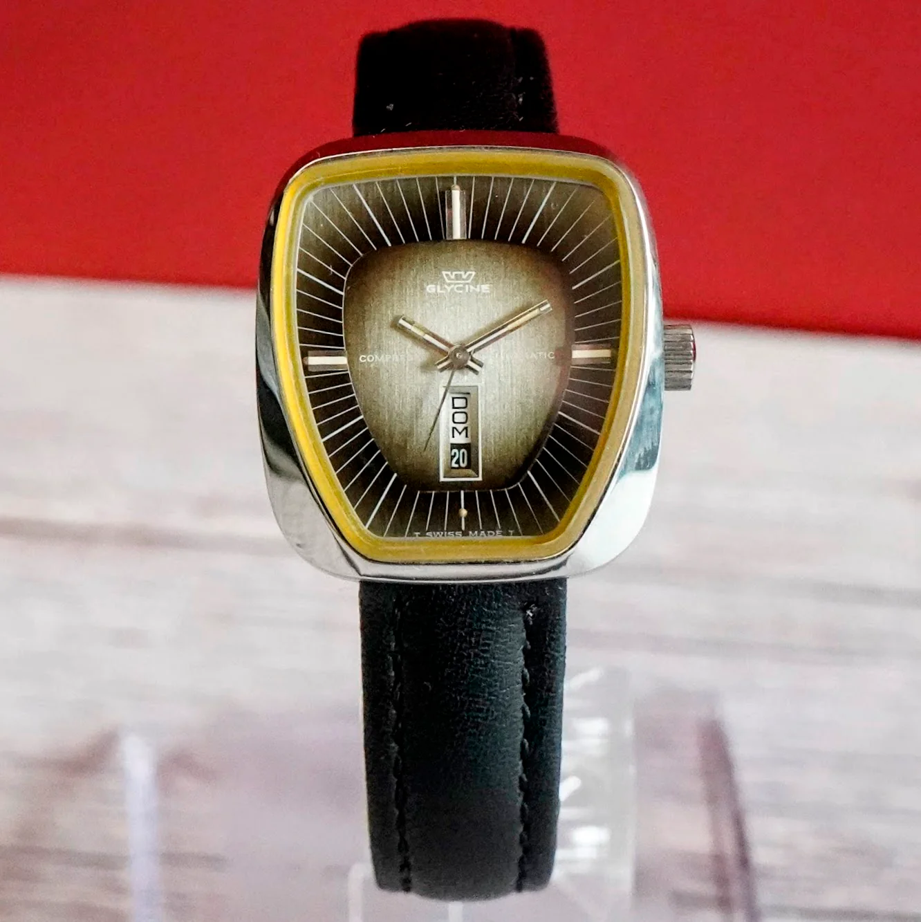 1960s Ladies Glycine Compressor Automatic Watch 365.201 Day/Date 28mm S.S. NOS