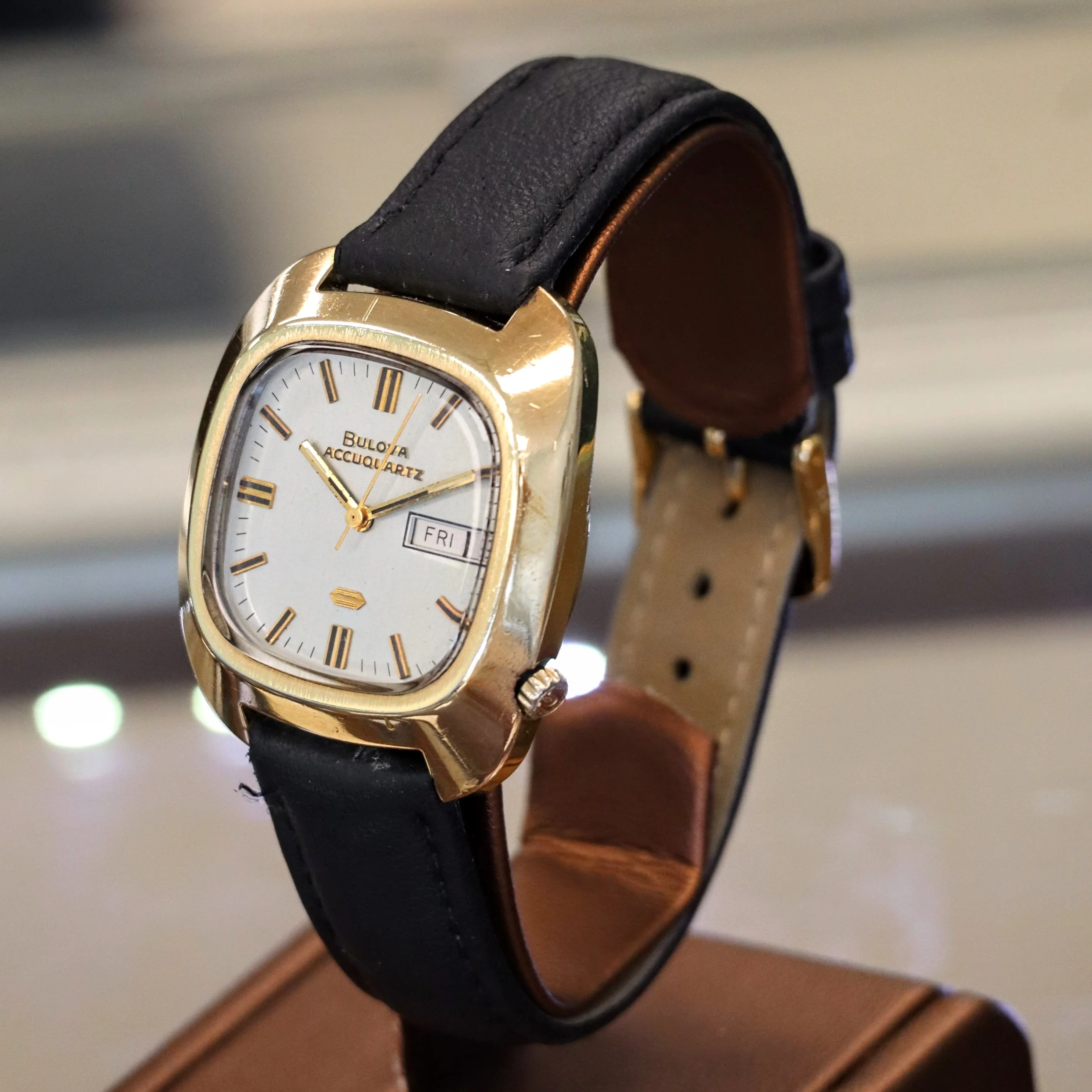 1973 BULOVA Accuquartz Watch Day/Date 13 Jewels Cal. 2242 36mm Wristwatch - Image 2