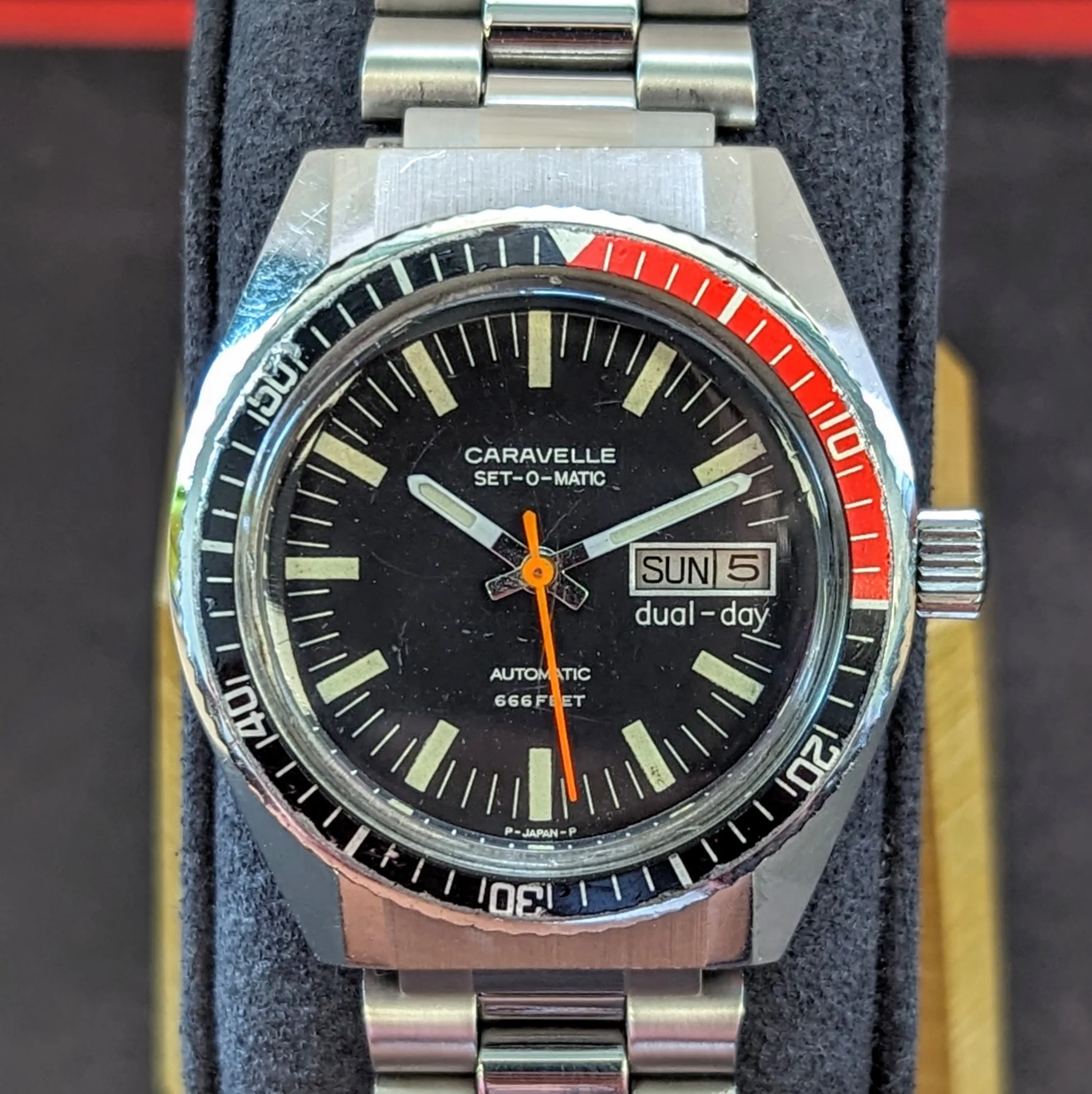 1976 Caravelle Set-O-Matic Watch Dual-Day 666ft Diver Swiss Automatic Wristwatch - Image 3