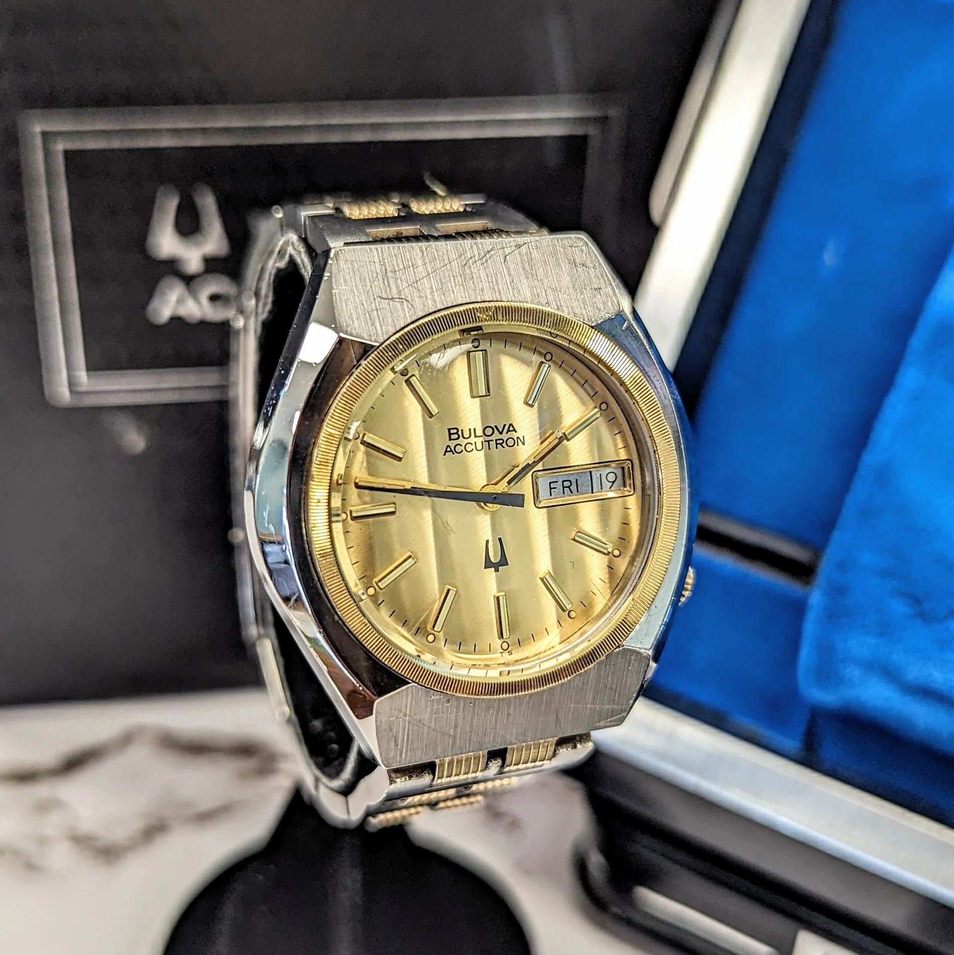 1977 Bulova Accutron Watch Day/Date ALL Two-Tone S.S. Wristwatch 2193 - ALL Original 2-Box & Papers - Image 3