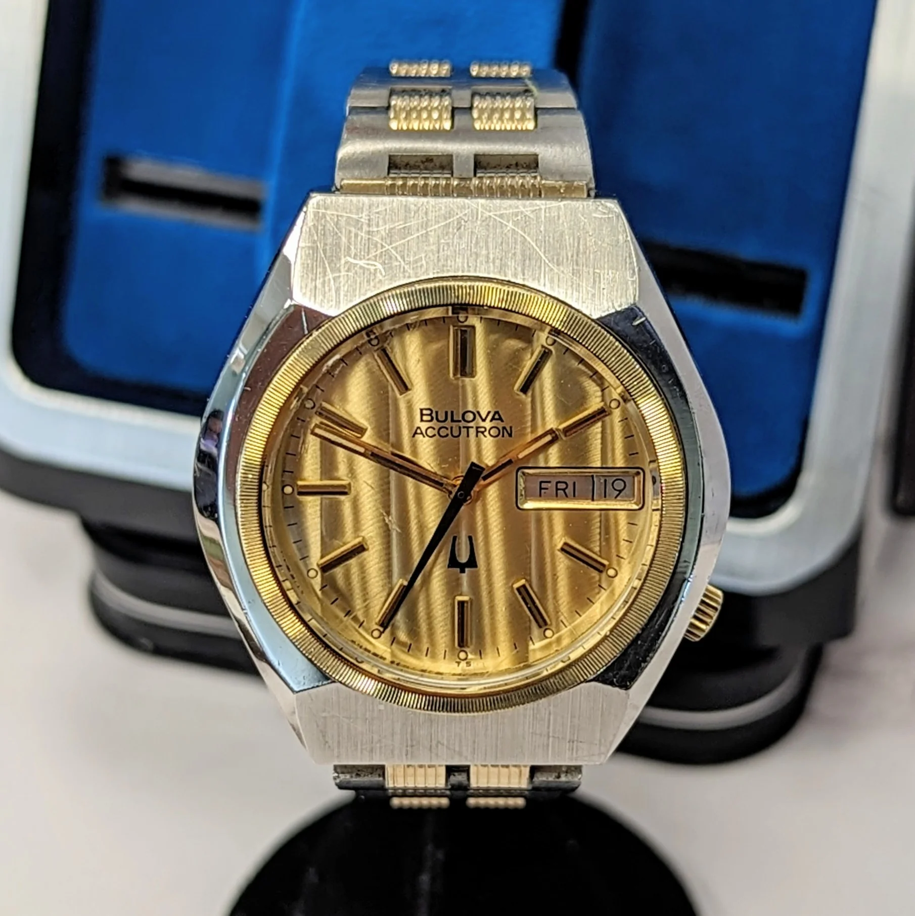1977 Bulova Accutron Watch Day/Date ALL Two-Tone S.S. Wristwatch 2193 - ALL Original 2-Box & Papers - Image 5