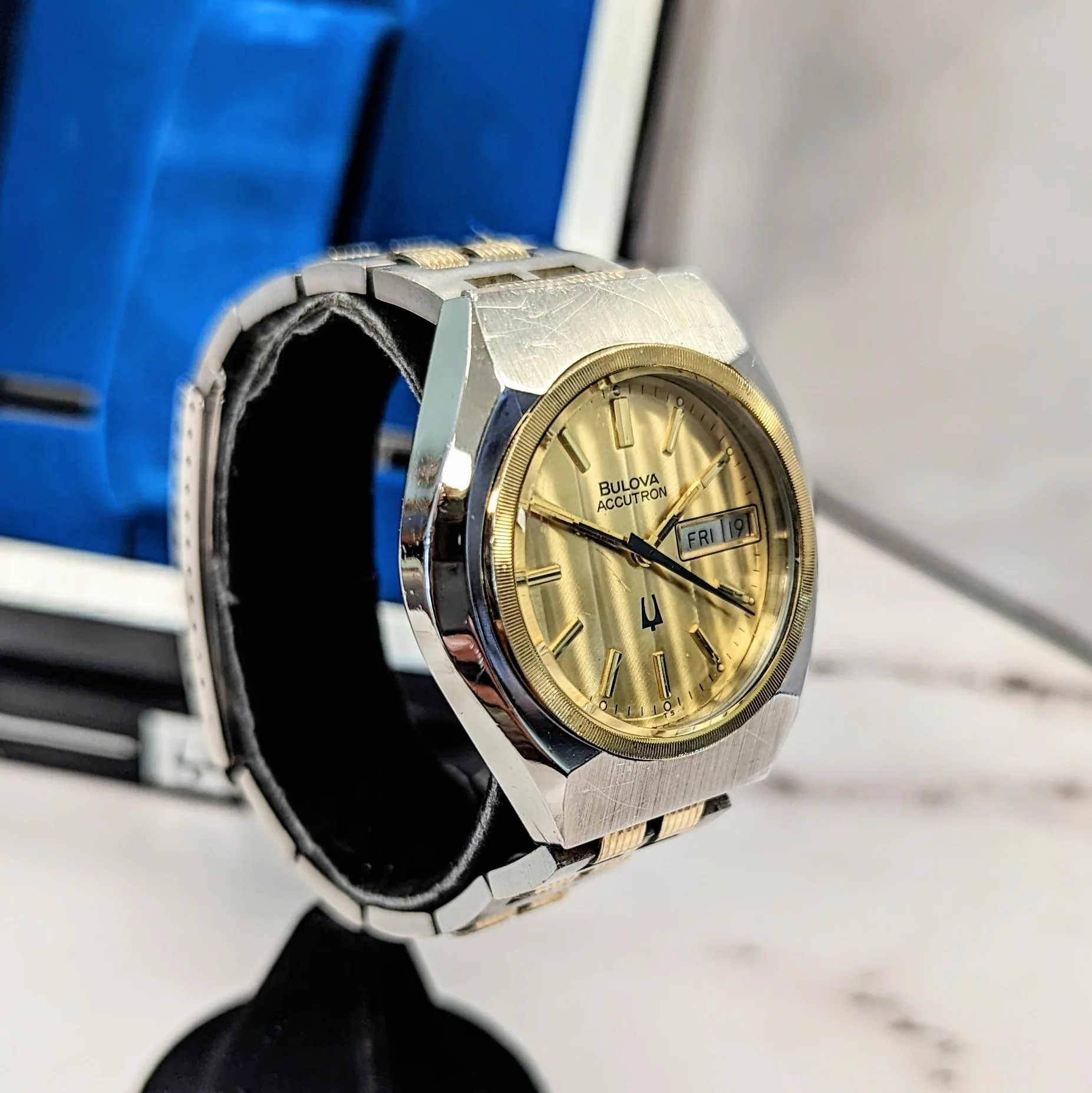 1977 Bulova Accutron Watch Day/Date ALL Two-Tone S.S. Wristwatch 2193 - ALL Original 2-Box & Papers - Image 7