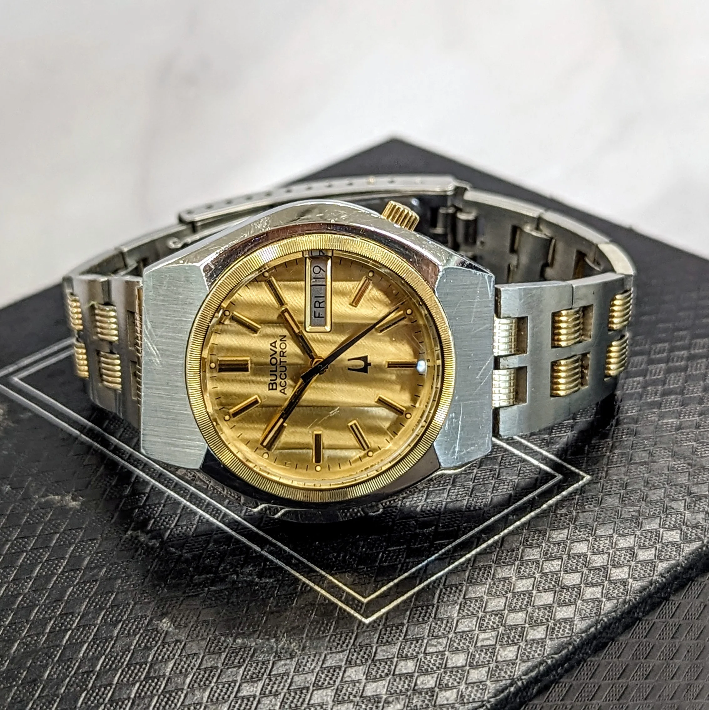 1977 Bulova Accutron Watch Day/Date ALL Two-Tone S.S. Wristwatch 2193 - ALL Original 2-Box & Papers - Image 8