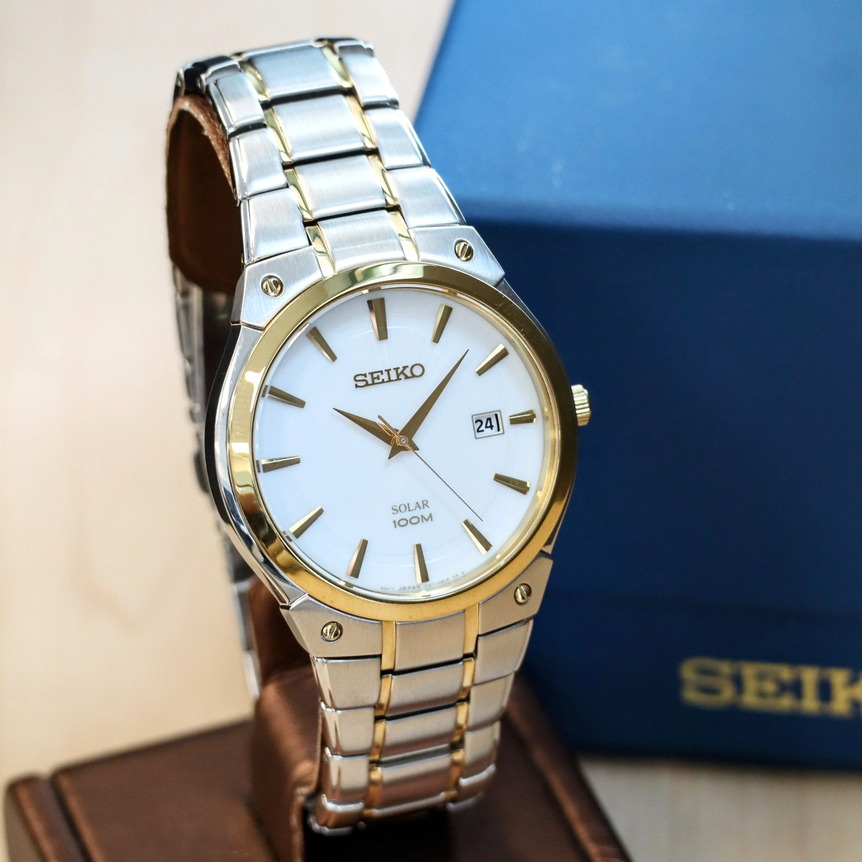 2014 SEIKO Solar Dress Watch Ref. SNE324 Date Wristwatch Two-Tone S.S. ALL Original, Box & Papers! - Image 2