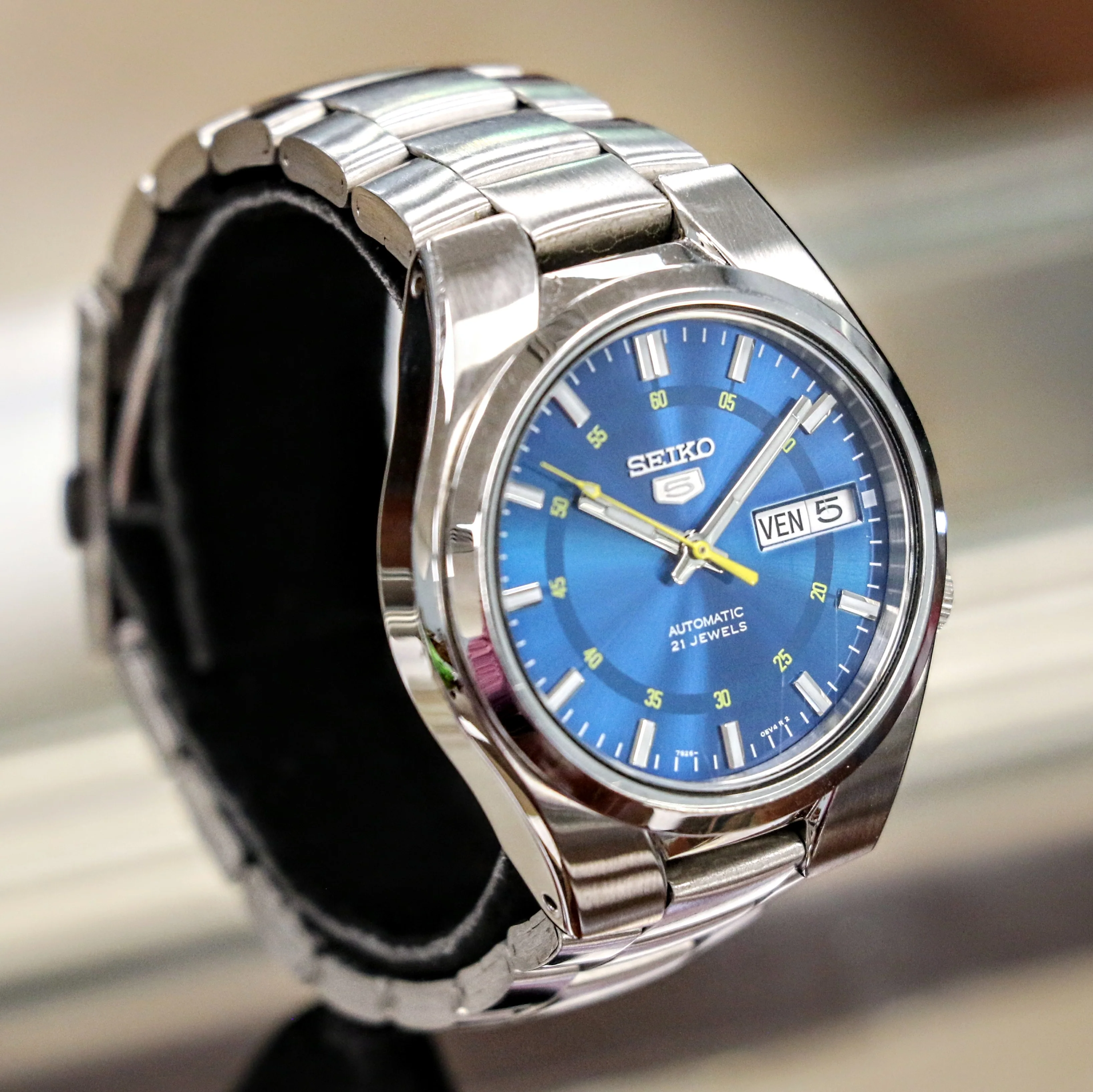 2016 SEIKO 5 Automatic Watch 21 Jewels 7S26-02F0 Blue Dial Display Back Wristwatch Day/Date - Image 3