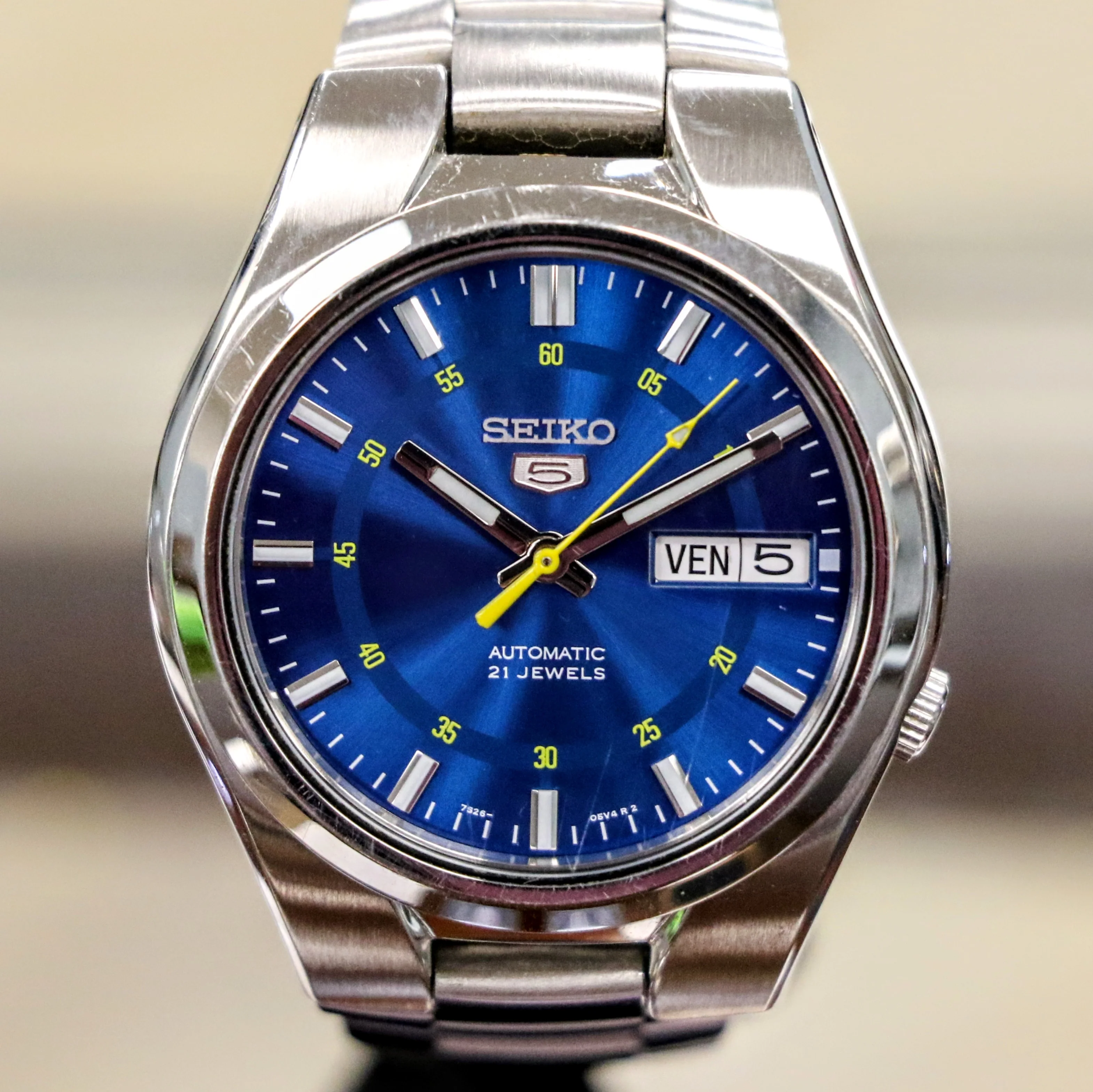 2016 SEIKO 5 Automatic Watch 21 Jewels 7S26-02F0 Blue Dial Display Back Wristwatch Day/Date - Image 4