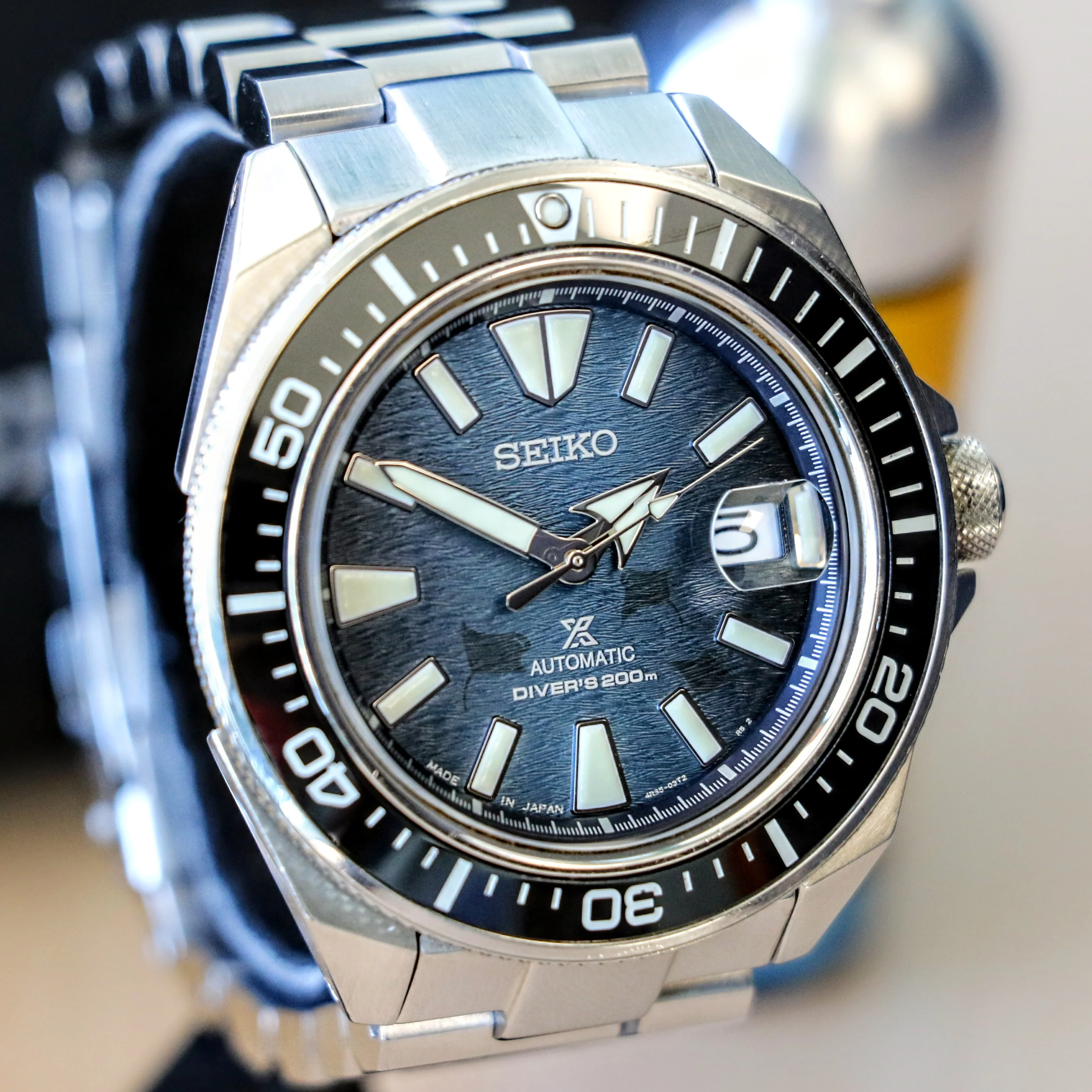 2020 SEIKO Prospex Save the Ocean Special Edition “Manta Ray” Automatic Wristwatch Diver’s Watch Ref. SRPE33 - Image 4