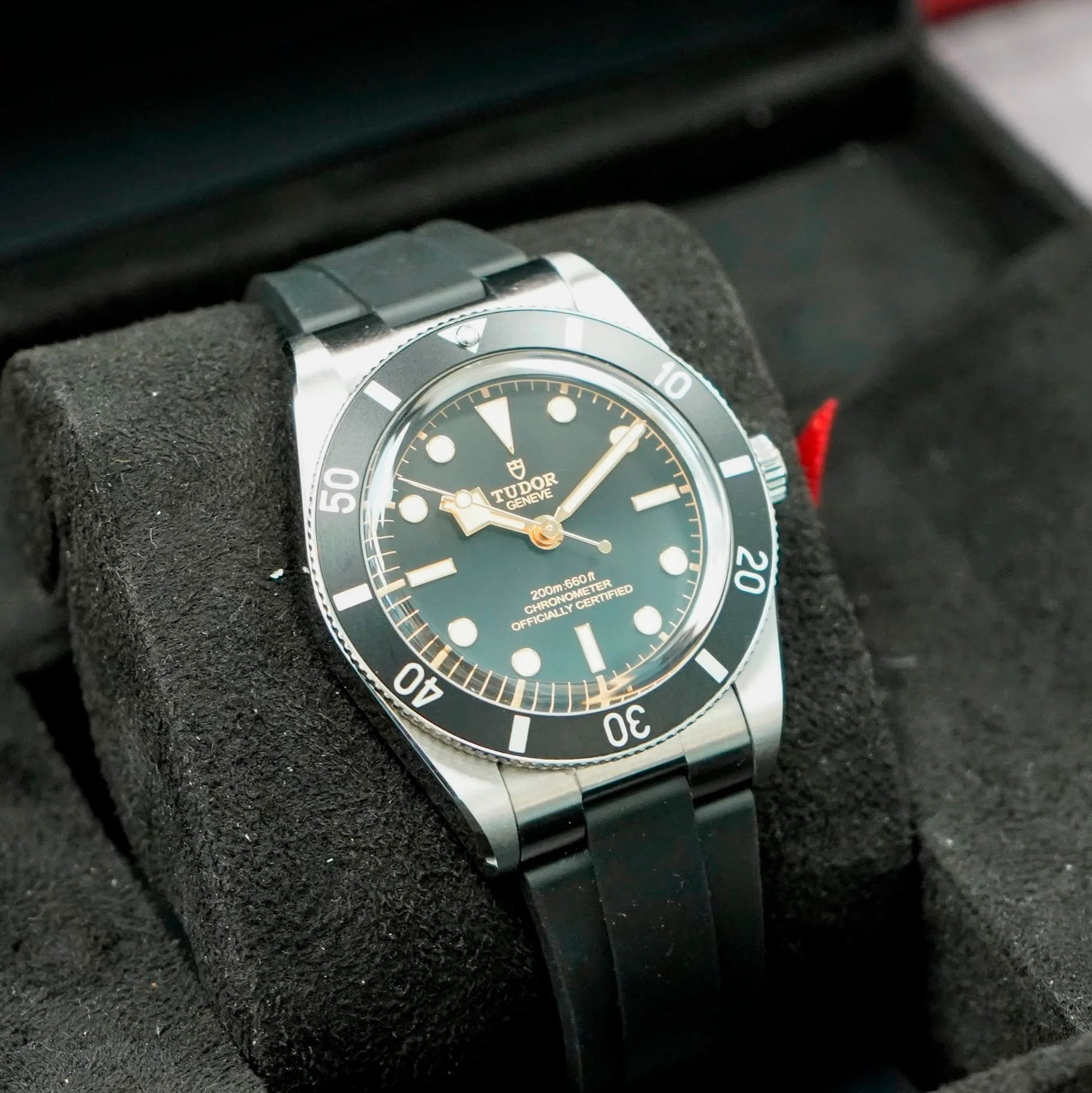 2025 Tudor Black Bay 54 Watch M79000N 37mm Rubber Strap - ALL Original - Box & Papers - Image 6