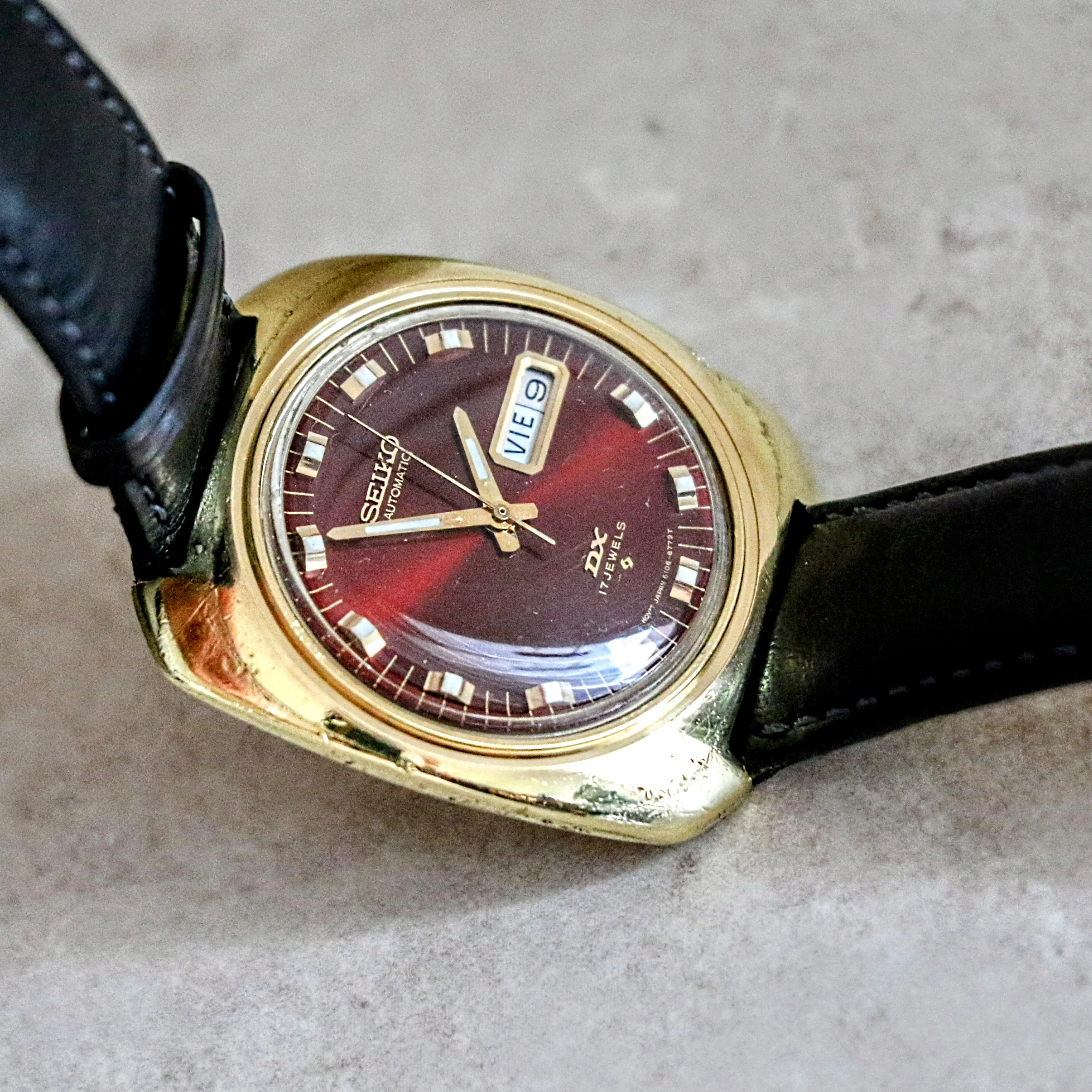 971 SEIKO DX Automatic Watch Day/Date Indicator Cal. 6106C 17Jewels Wristwatch - Image 10