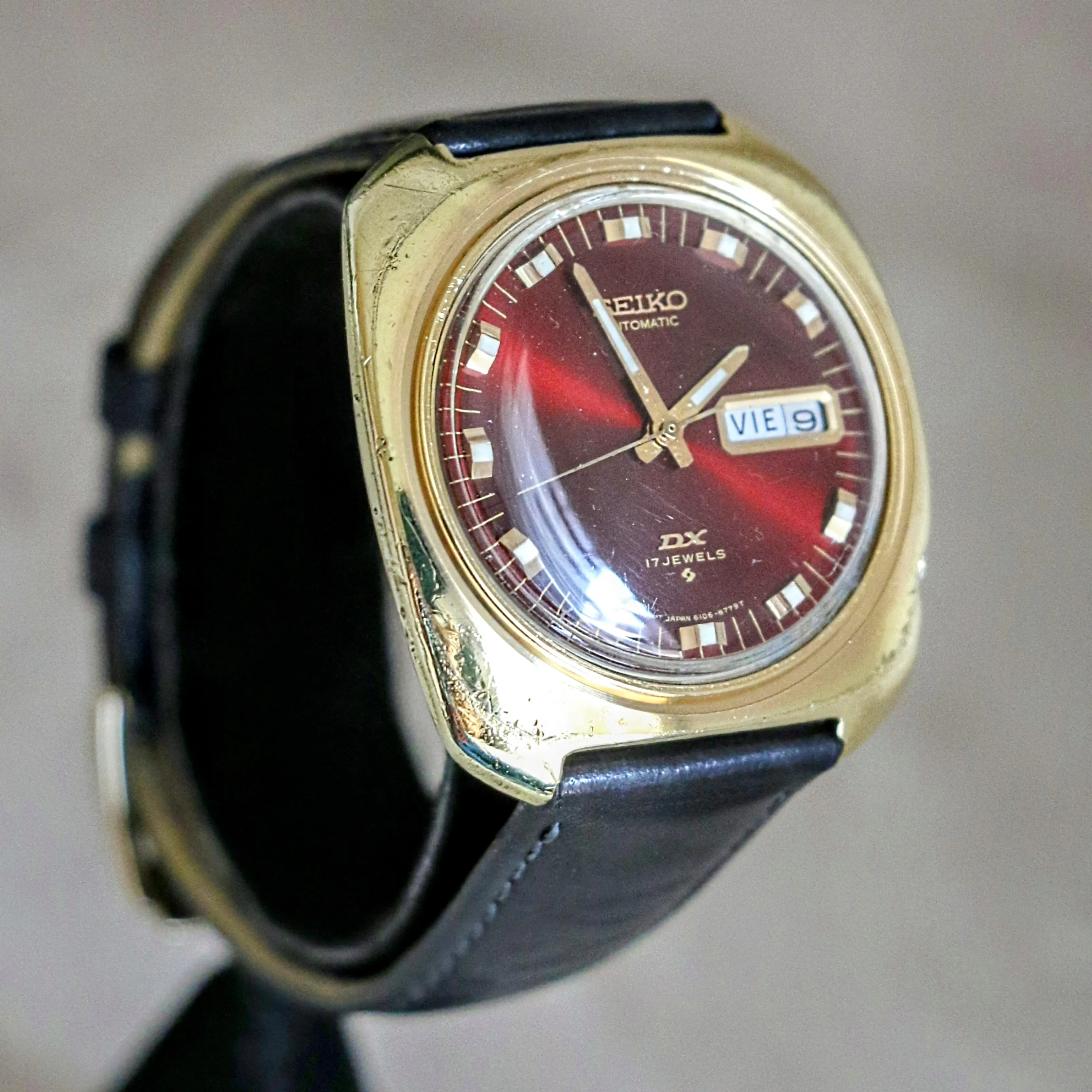 971 SEIKO DX Automatic Watch Day/Date Indicator Cal. 6106C 17Jewels Wristwatch - Image 3