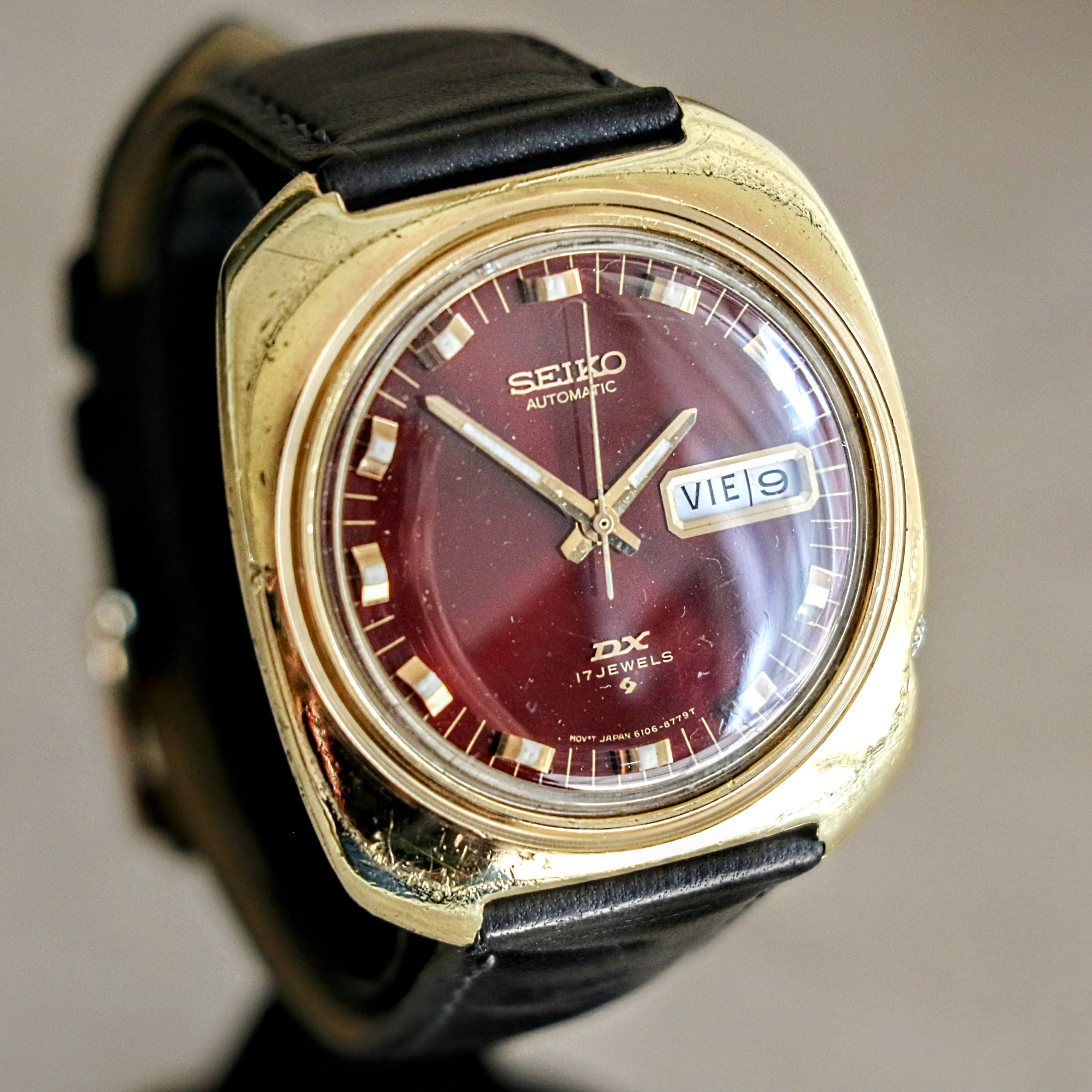 971 SEIKO DX Automatic Watch Day/Date Indicator Cal. 6106C 17Jewels Wristwatch - Image 4