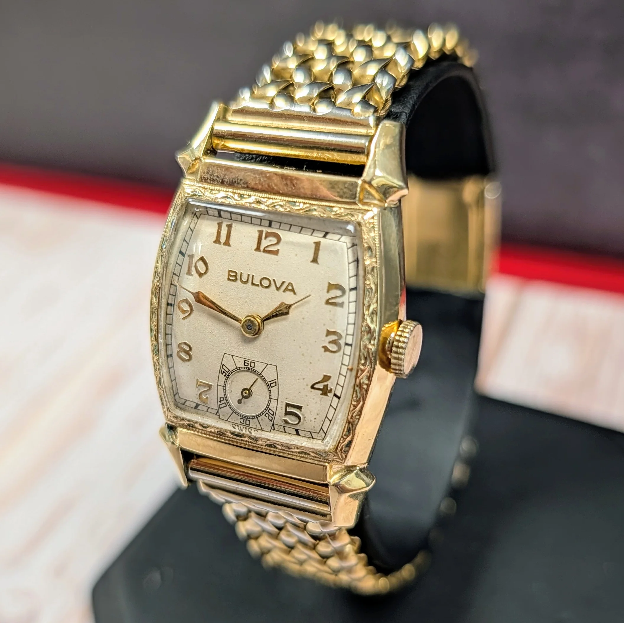 Vintage Bulova Cadet "D" Dress Watch 15 Jewels Cal. 10BC Tonneau Case Wristwatch - Image 4