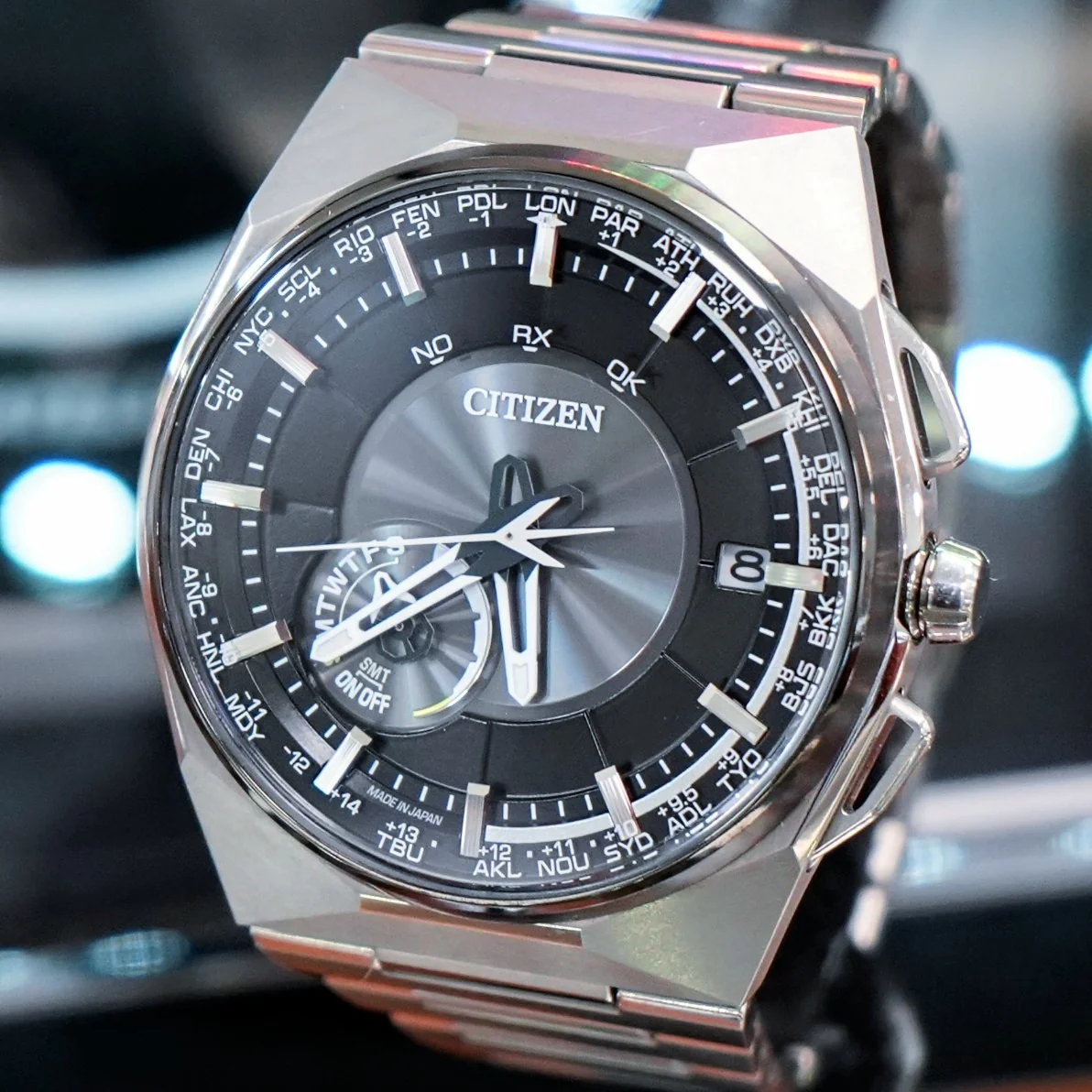 CITIZEN Eco-Drive Satellite Wave Wristwatch Super Titanium Case & Bracelet Ref. CC2006-53E F100-T020177 - In Box! - Image 6