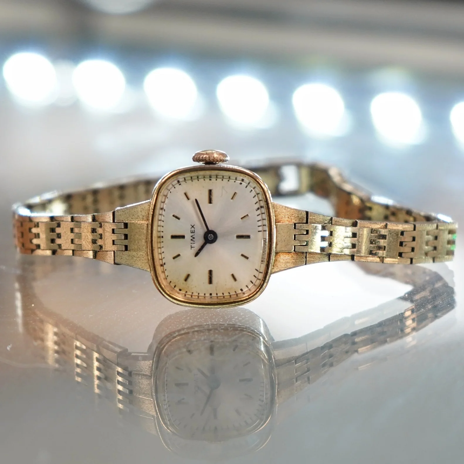 1980 Ladies TIMEX Wristwatch Original Bracelet Mechanical Watch - Image 6