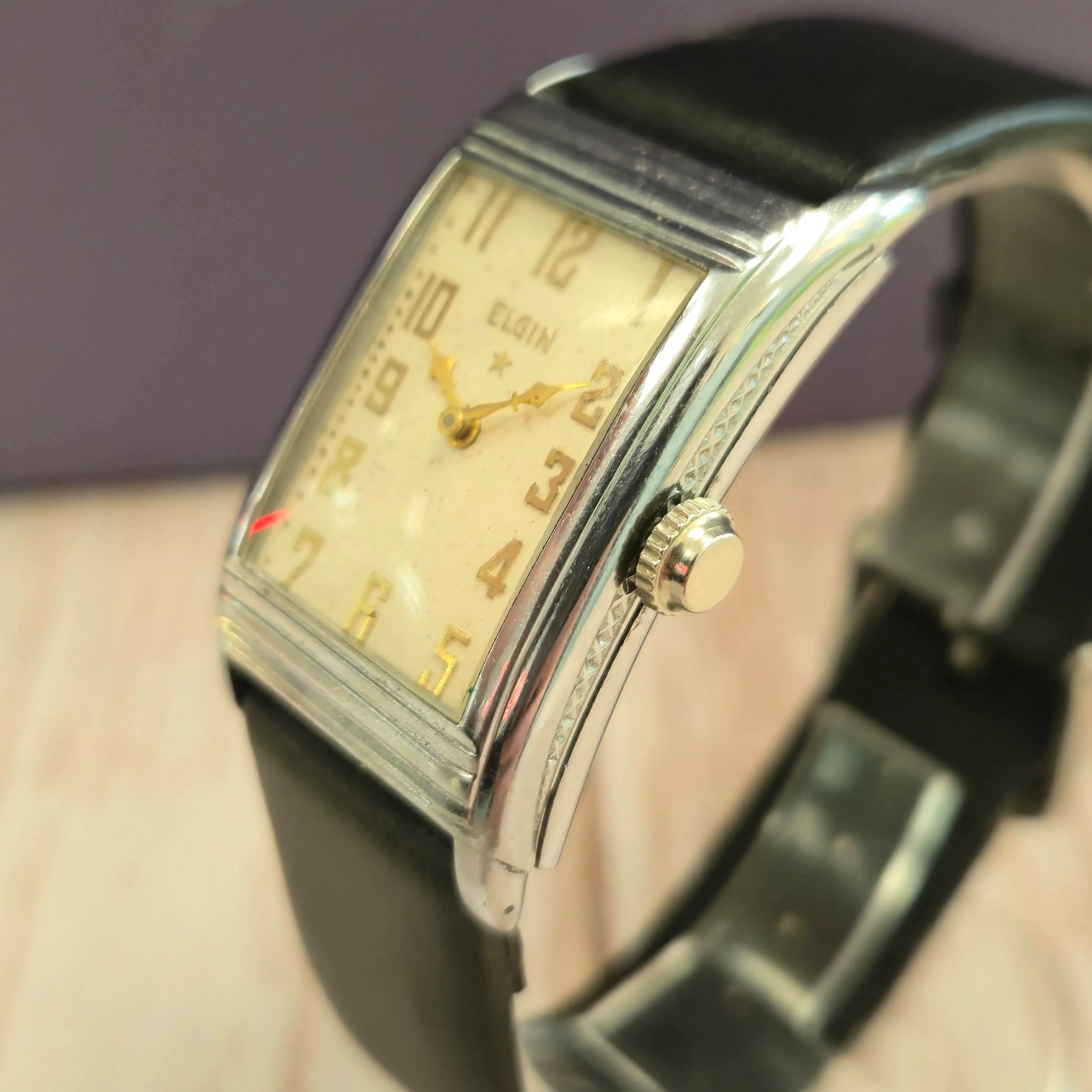 1934 Elgin Art Deco Rectangular Wristwatch 7 Jewels Grade 488 Cream Dial Watch - Image 2