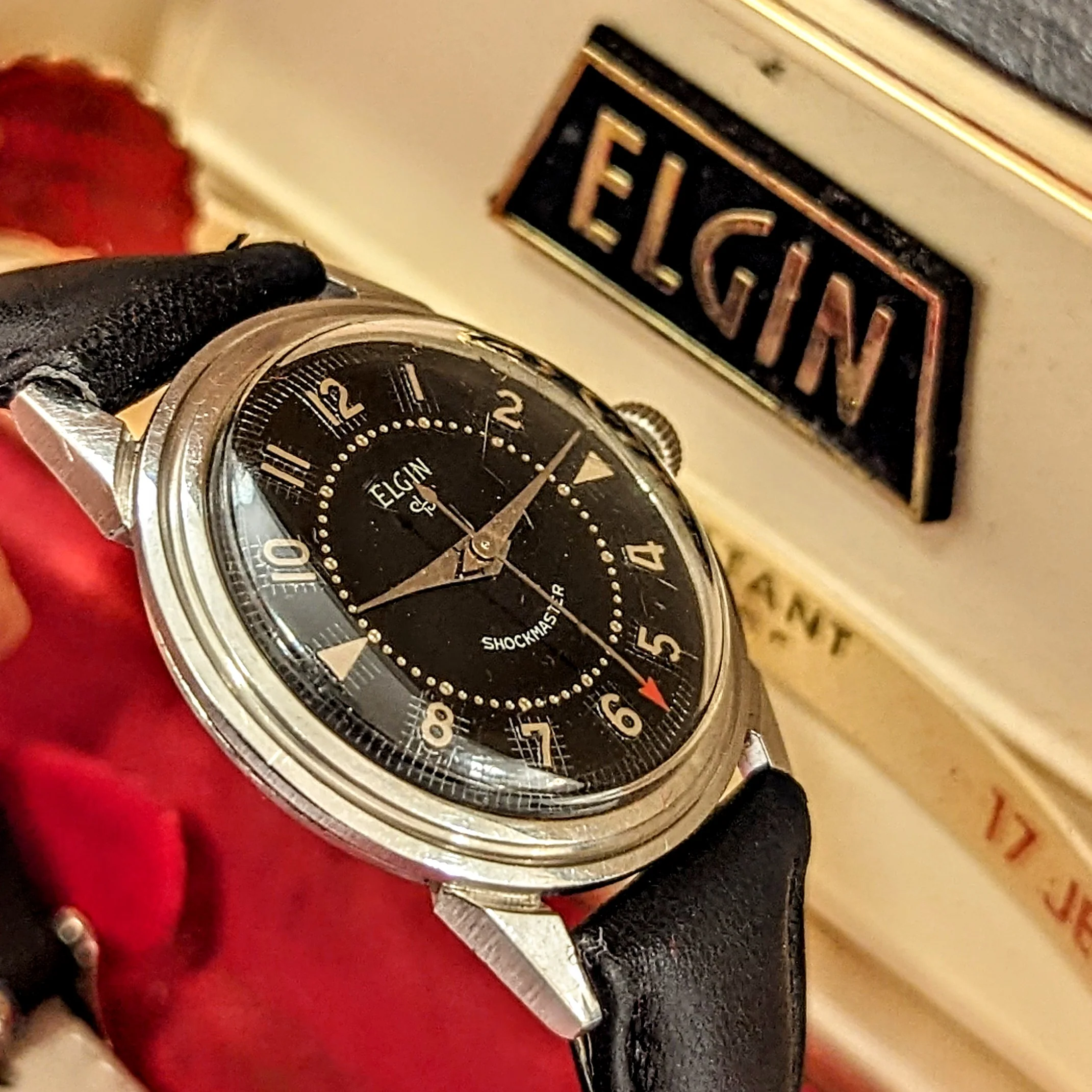 ELGIN Dolphin Watch Durapower Shockmaster Wristwatch Ref. 5918 Black Dial - Image 7