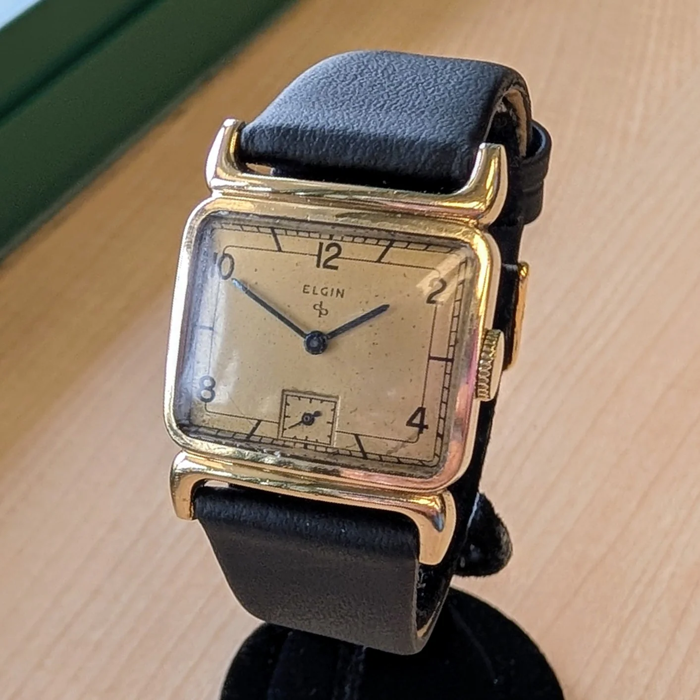 1947 Elgin DuraPower Watch Grade 554 15 Jewels 10K GF Fancy Lugs USA Wristwatch - Image 3