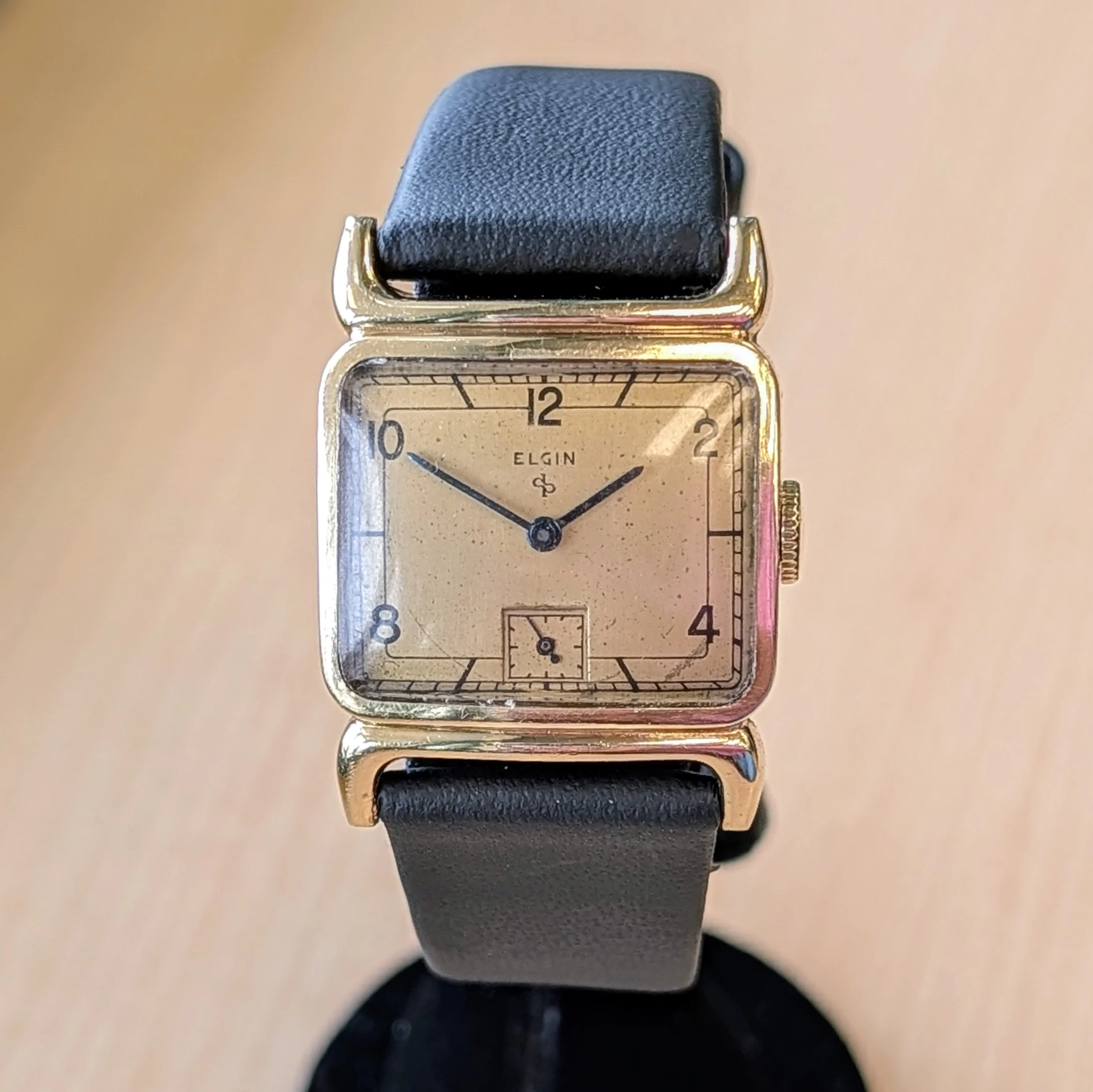 1947 Elgin DuraPower Watch Grade 554 15 Jewels 10K GF Fancy Lugs USA Wristwatch - Image 4