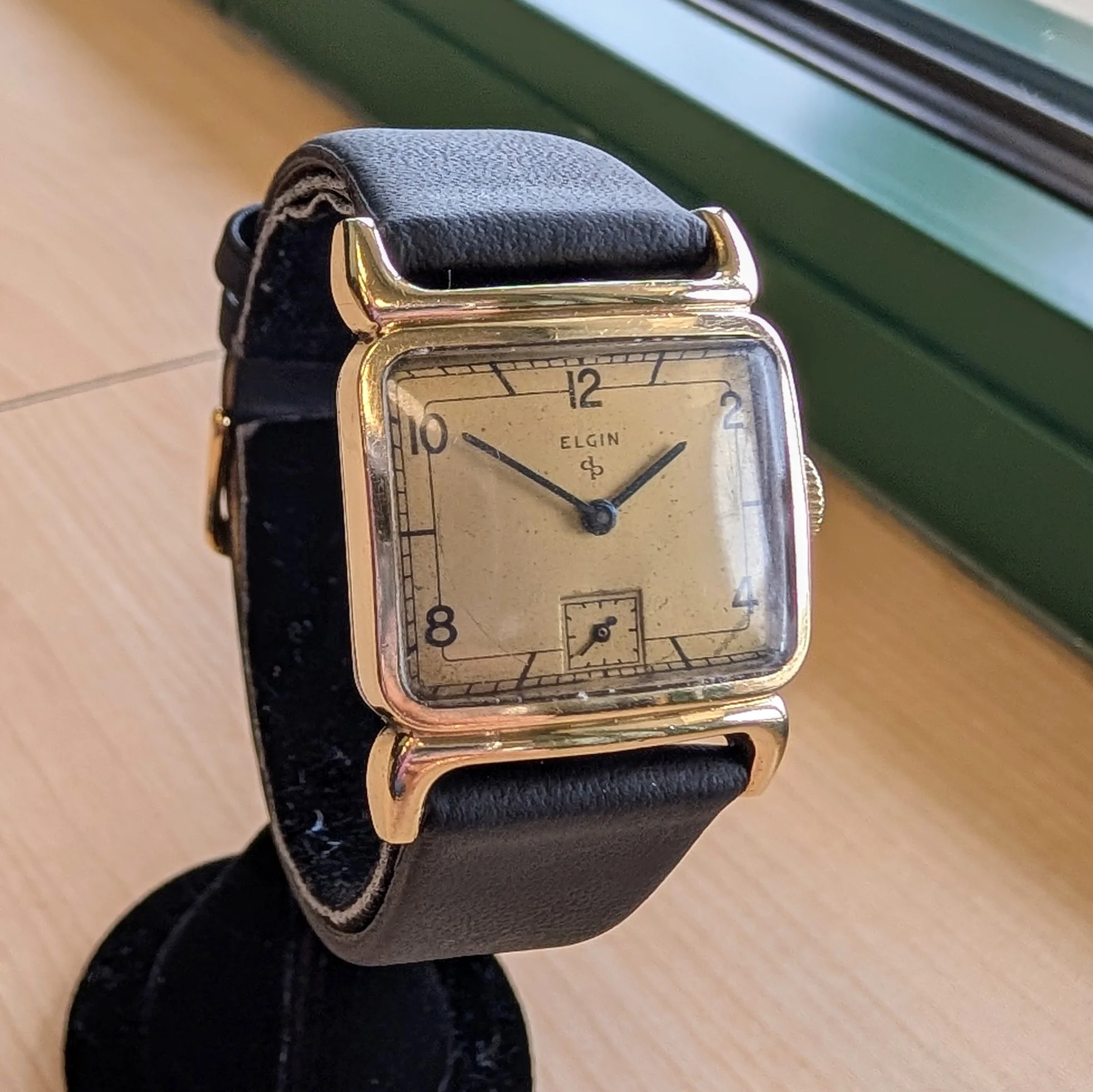 1947 Elgin DuraPower Watch Grade 554 15 Jewels 10K GF Fancy Lugs USA Wristwatch - Image 5