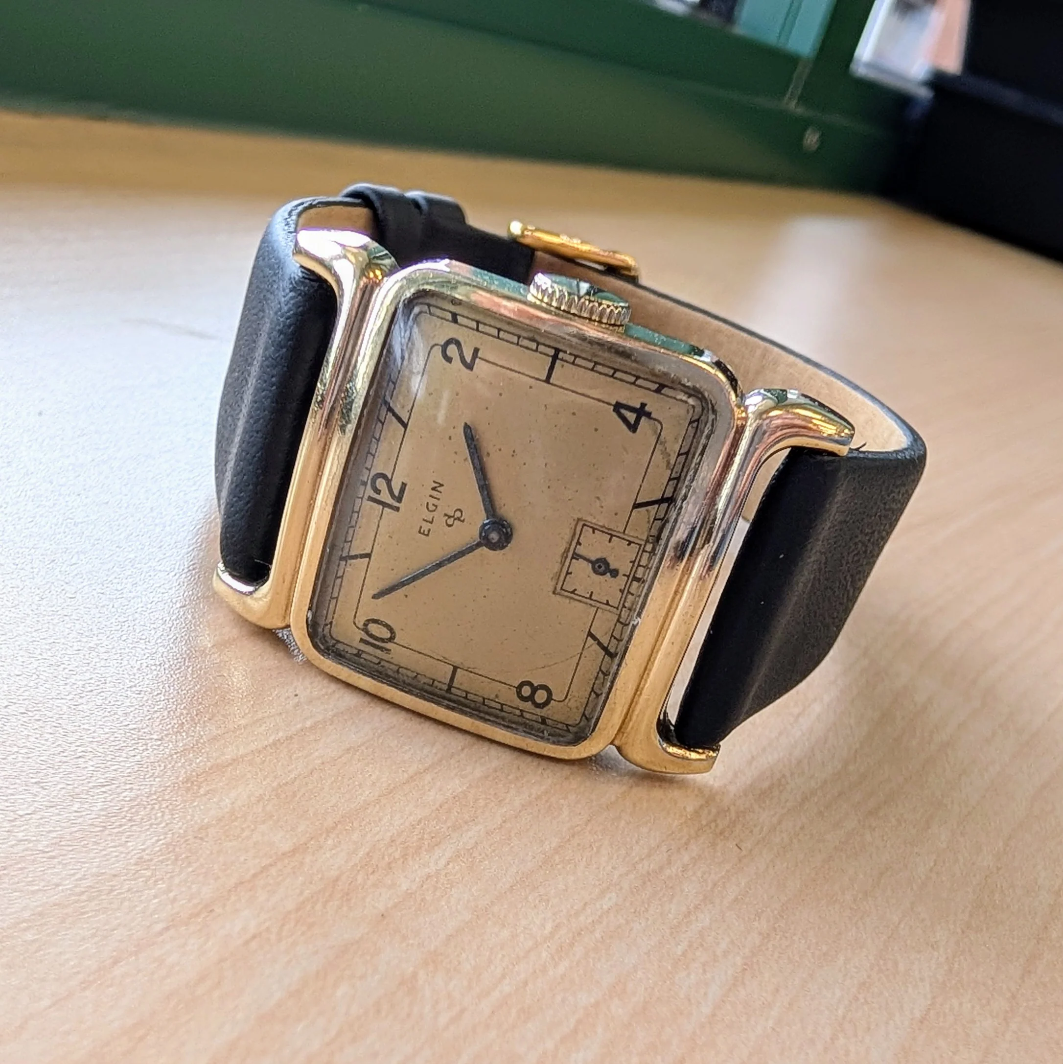 1947 Elgin DuraPower Watch Grade 554 15 Jewels 10K GF Fancy Lugs USA Wristwatch - Image 8