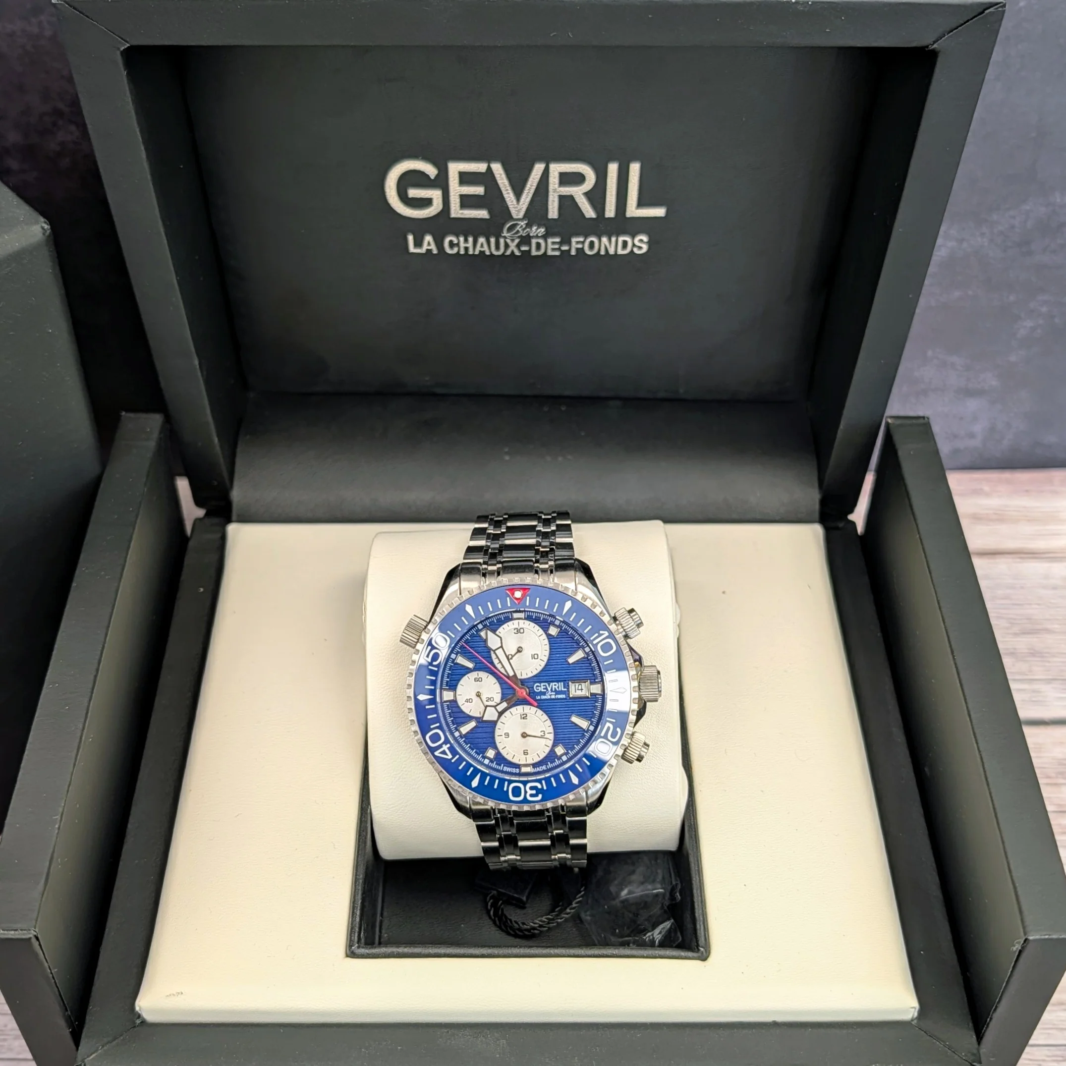 Gevril Hudson Yards Chronograph Diver Watch 48815B Blue Dial 43mm S.S. - ALL Original - Full Set - Image 15