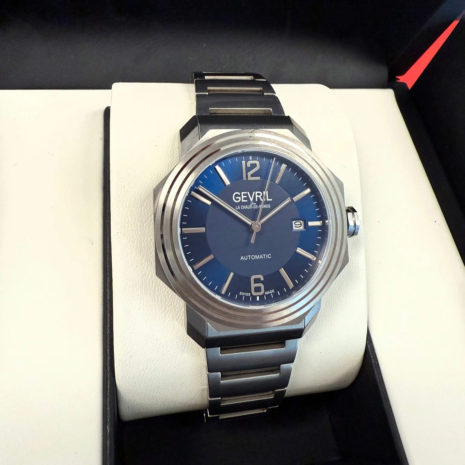 Gevril Hudson Yards Automatic Diver Watch Model 48800 325/500 Display Back - Box & Papers - Image 4