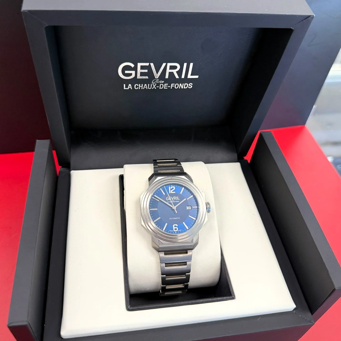 Gevril Hudson Yards Automatic Diver Watch Model 48800 325/500 Display Back - Box & Papers - Image 6