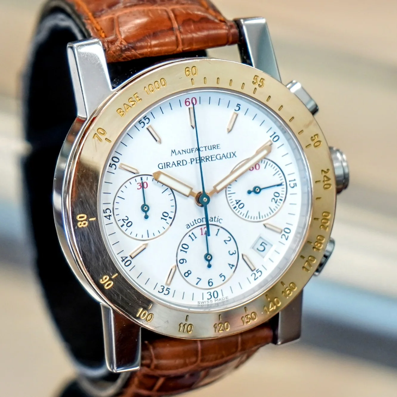 GIRARD PERREGAUX Chronograph Automatic Watch Ref. 7030 Swiss Wristwatch 18K GOLD Bezel - Image 3