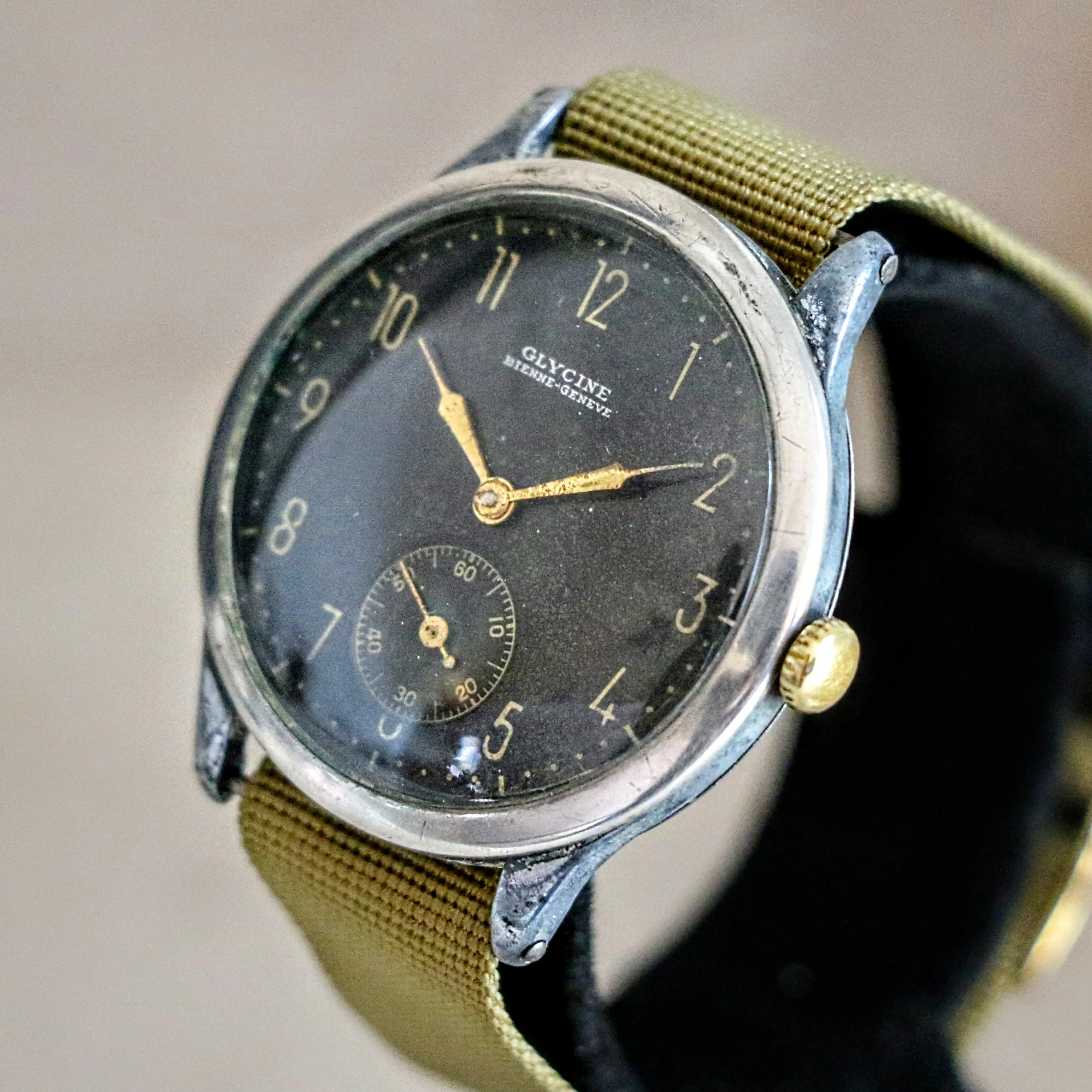 GLYCINE Bienne – Geneve Military Pilot Wristwatch 37mm Black Dial Watch - Image 8