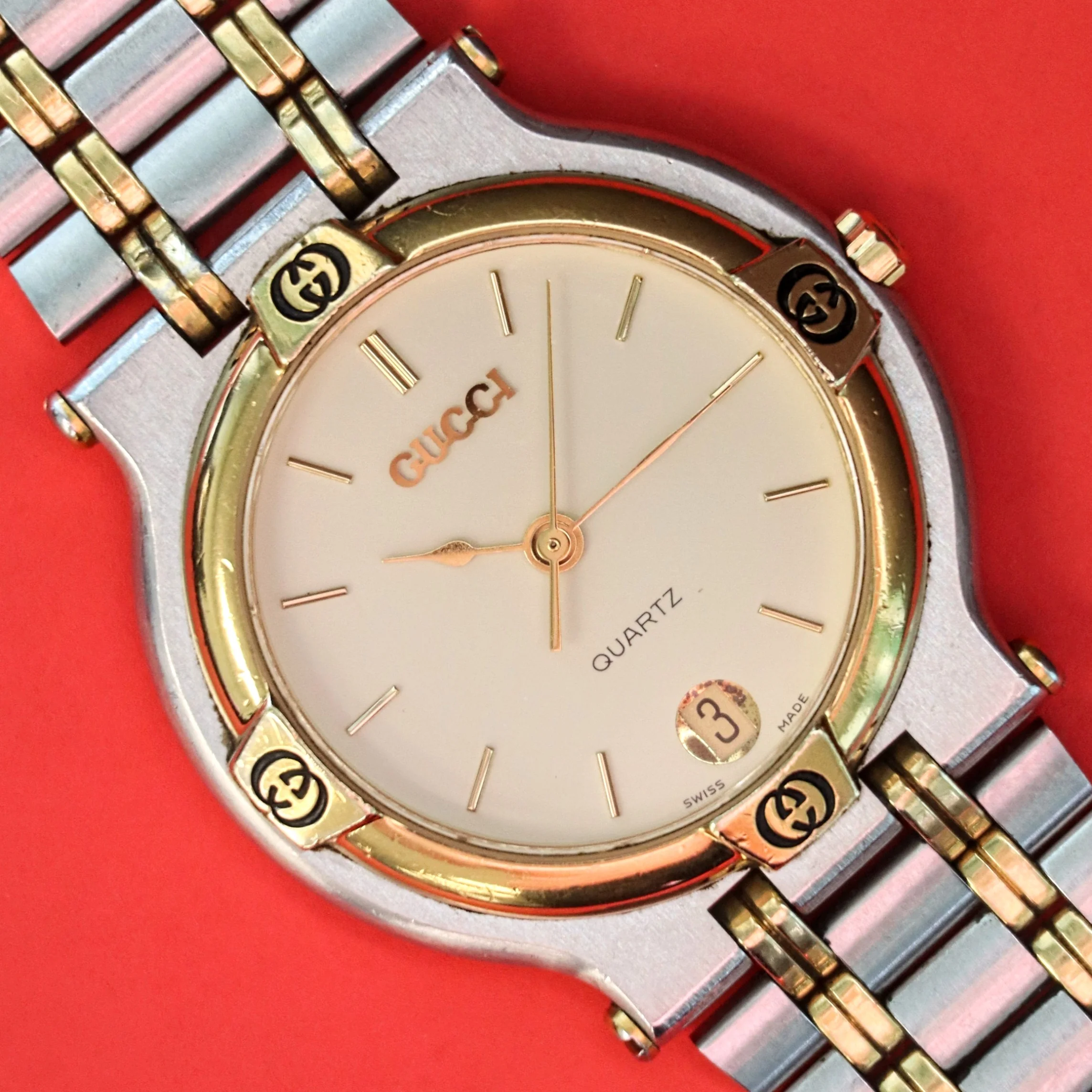 GUCCI 9000M Watch Date Indicator Two-Tone Case & Bracelet Swiss Made Quartz Wristwatch - Image 9