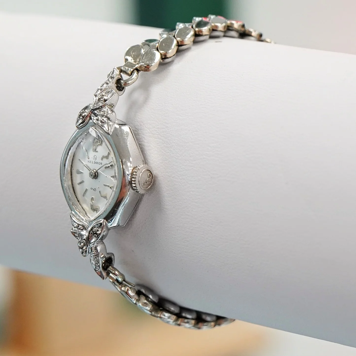 Ladies HELBROS Invisible Watch 17 Jewels Swiss - Fancy Lugs & Original Bracelet - Image 5